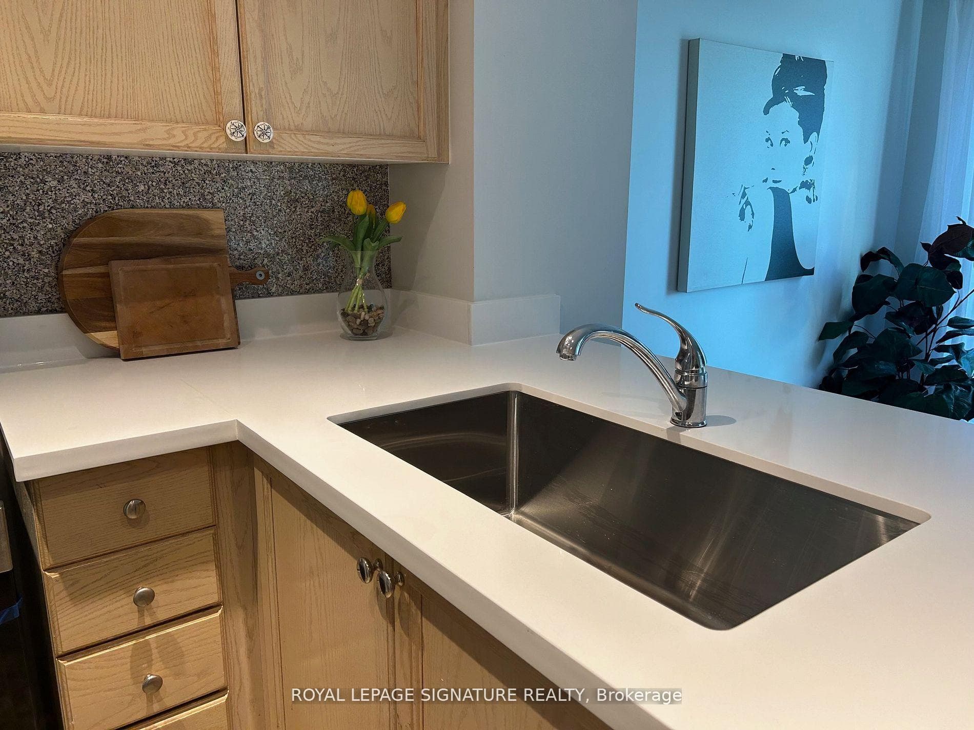 8 Park Road Unit 1502 photo 8