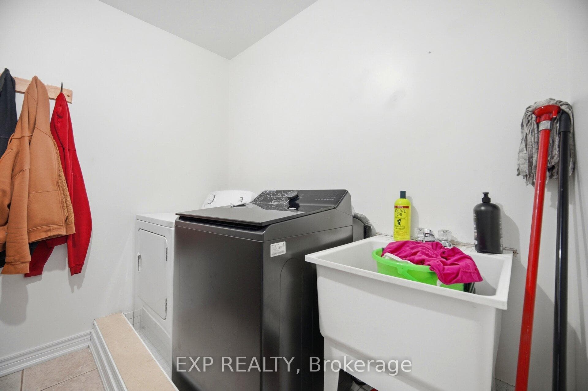 37 Totten Drive photo 29