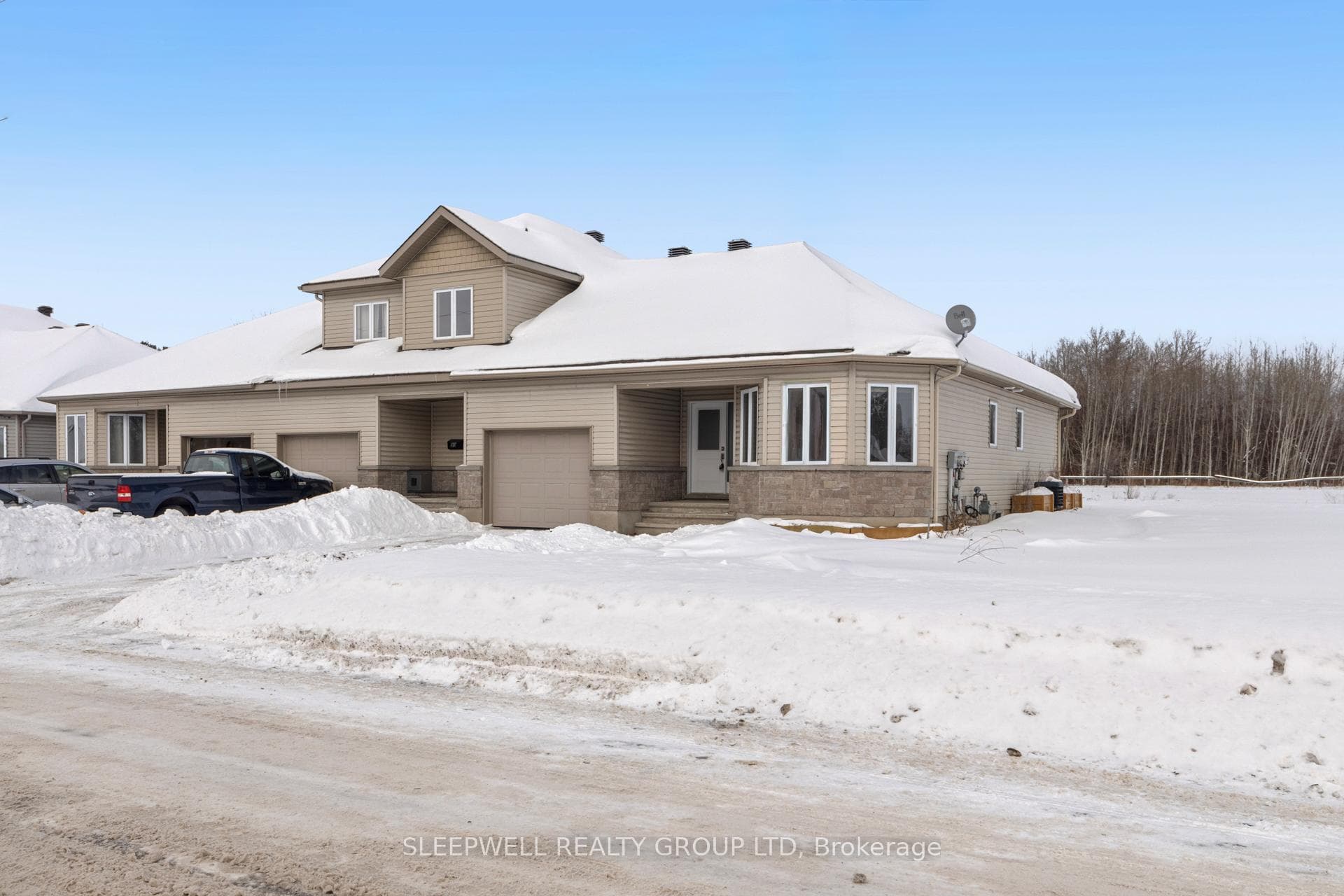 94 Fourth Avenue photo 2