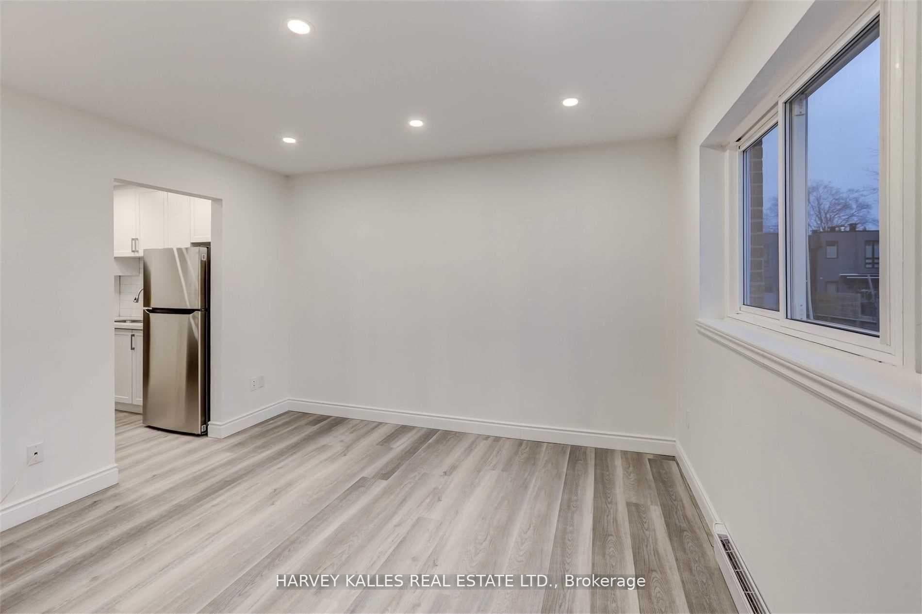901 Millwood Road Unit B photo 5