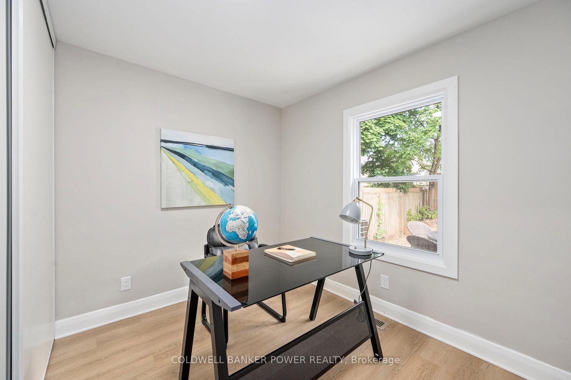 8 Eastman Avenue photo 14