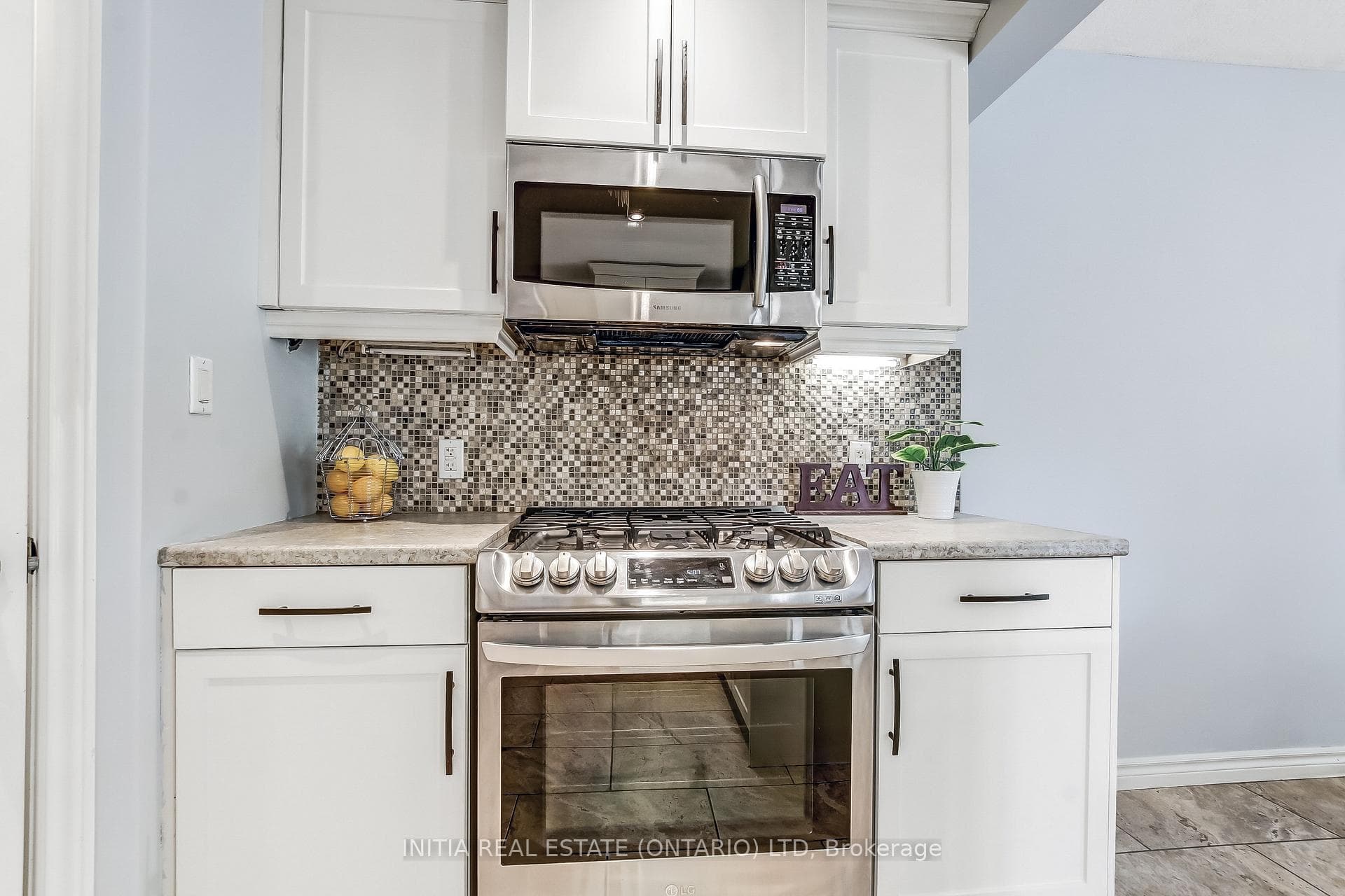 1082 Oakcrossing Road photo 10