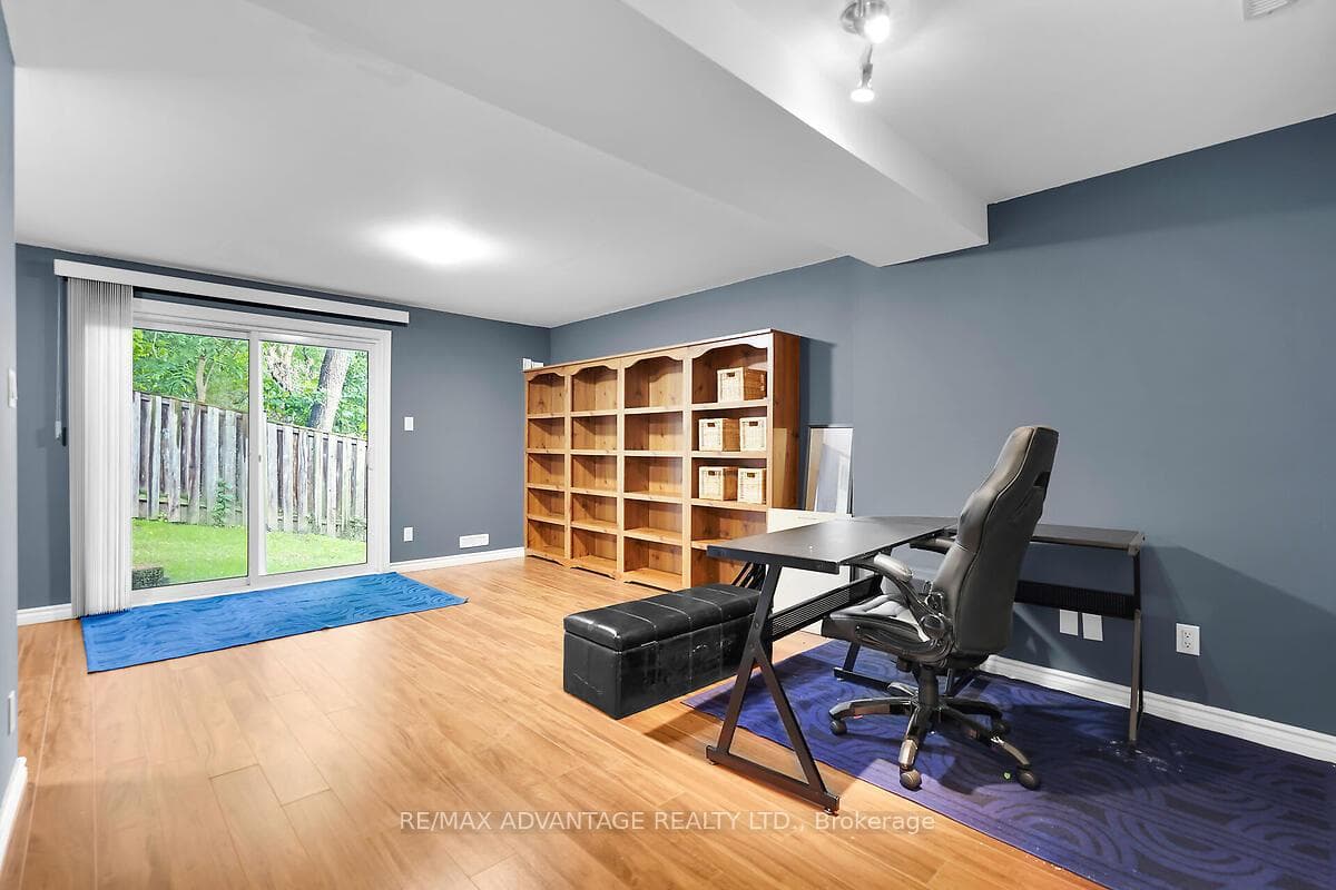 1077 Hamilton Road Unit 49 photo 27