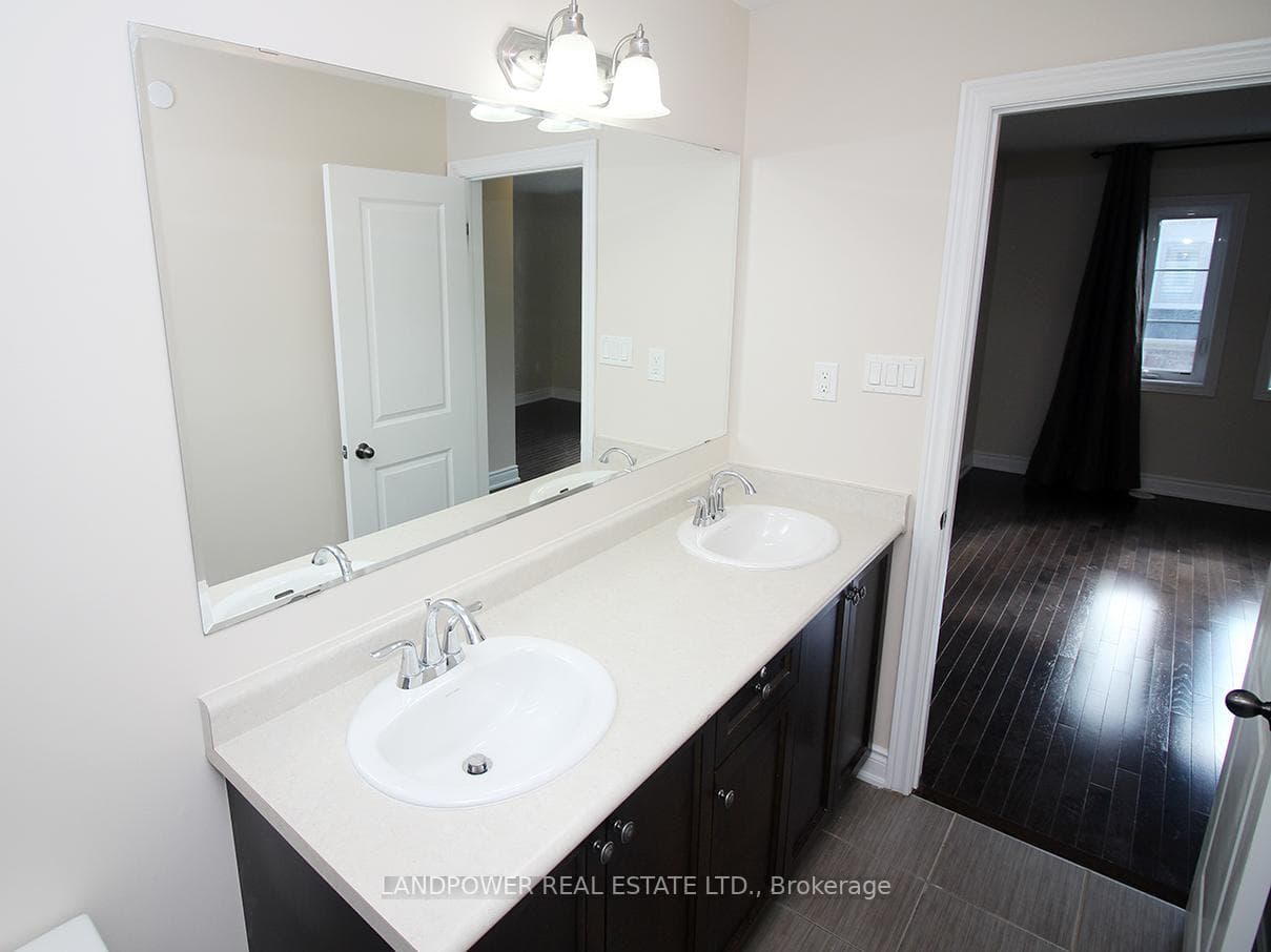 1331 Major Mackenzie Drive Unit 5 photo 31