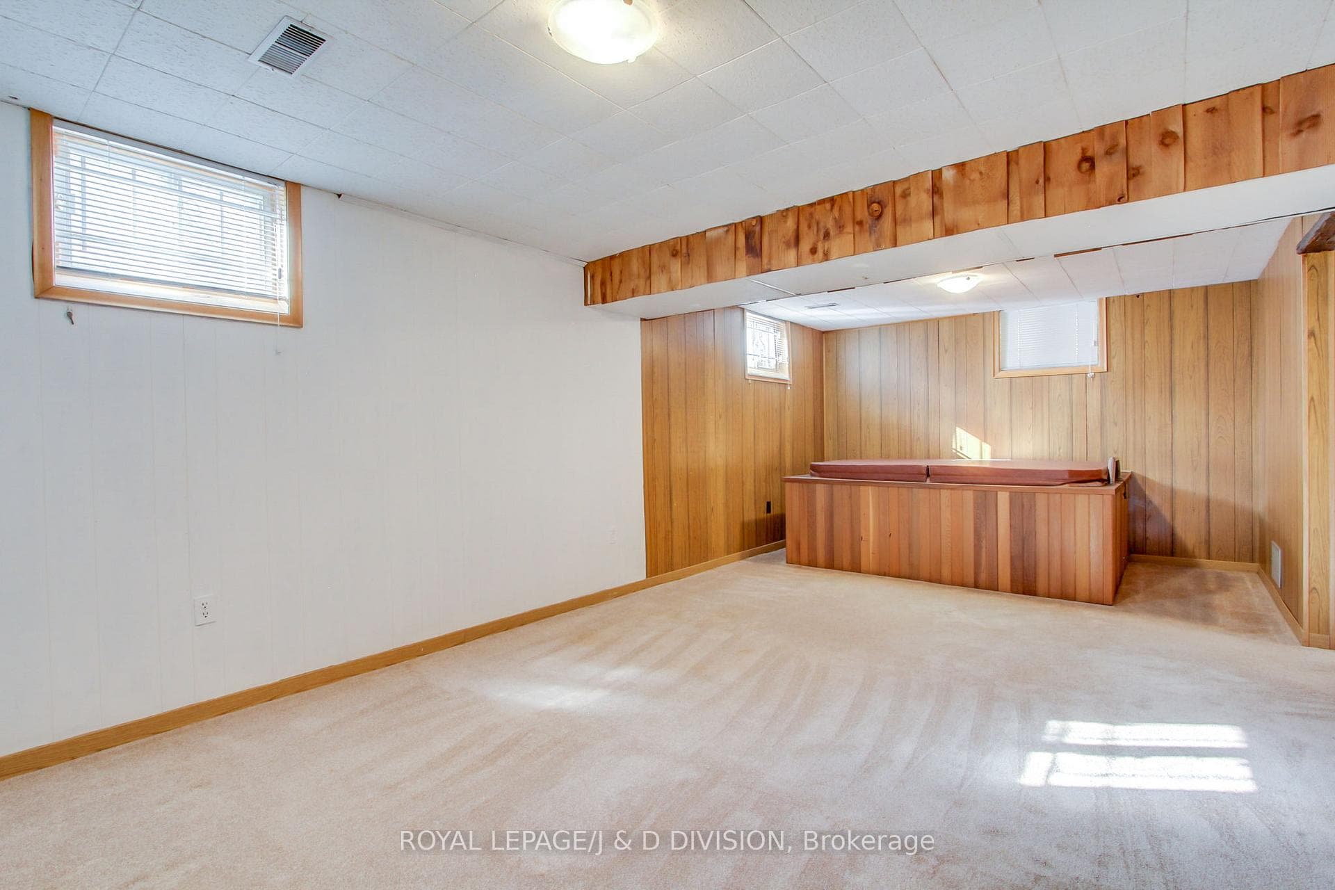22 Dashwood Crescent photo 27