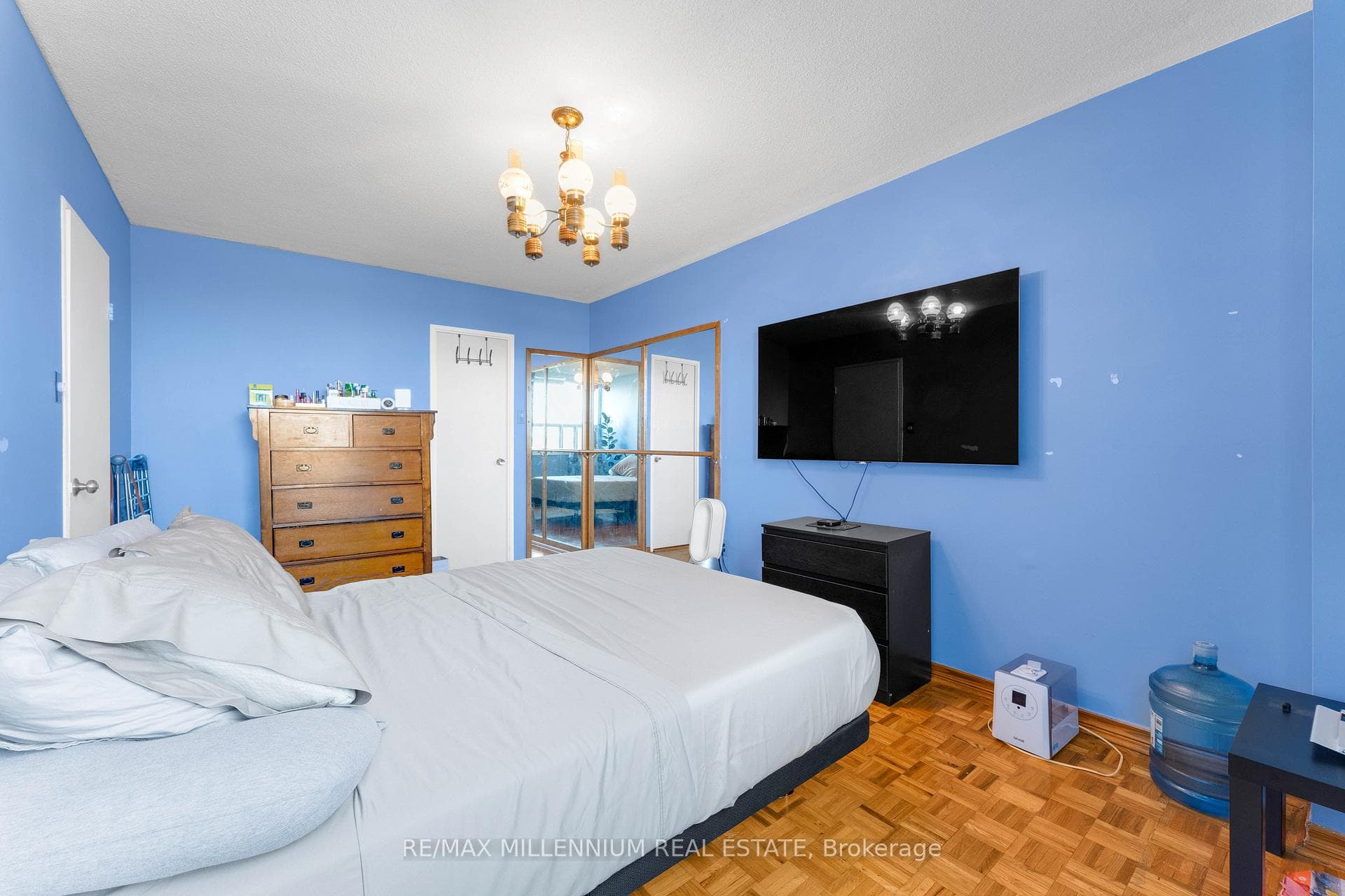 551 The West Mall N/A Unit 401 photo 17