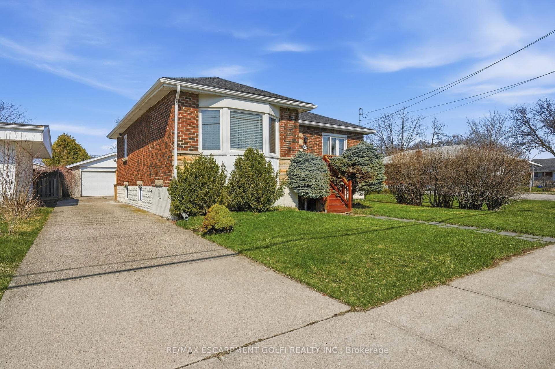848 UPPER WELLINGTON Street photo 3