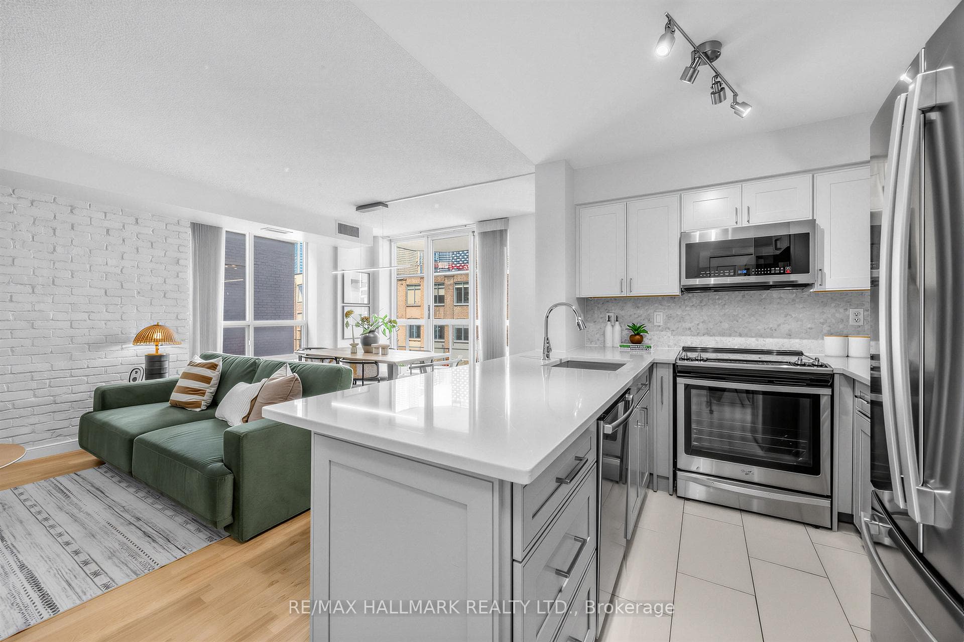 311 Richmond Street Unit 303 photo 6