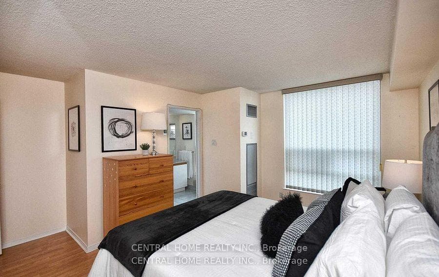 7825 Bayview Avenue Unit 502 photo 12