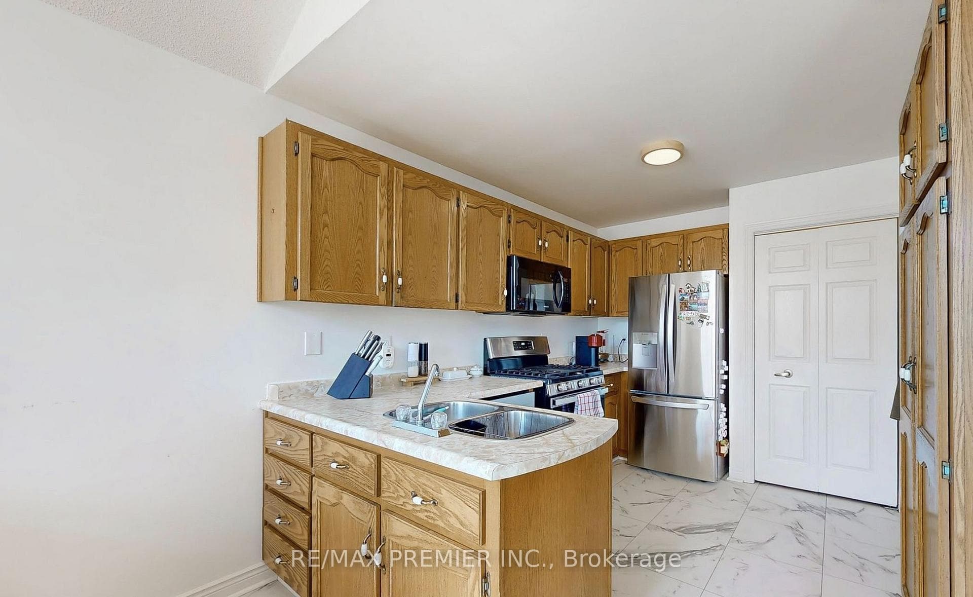 9 Wentworth Drive Unit 13 photo 10
