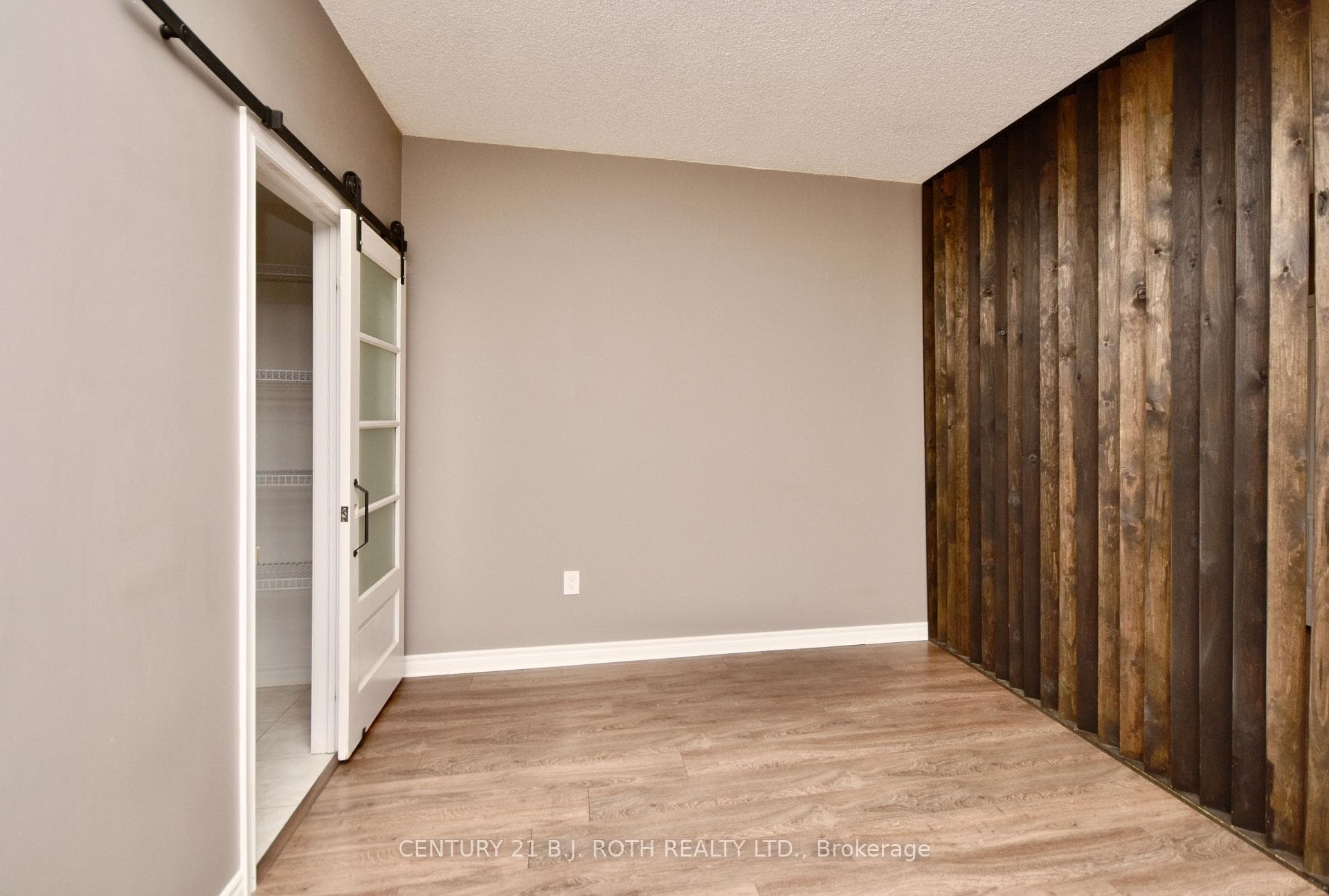 43 Ferndale Drive Unit 104 photo 5
