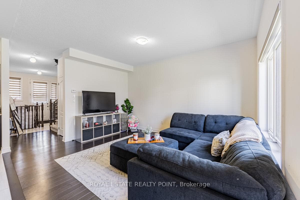 101 Bill Hutchinson Crescent photo 10