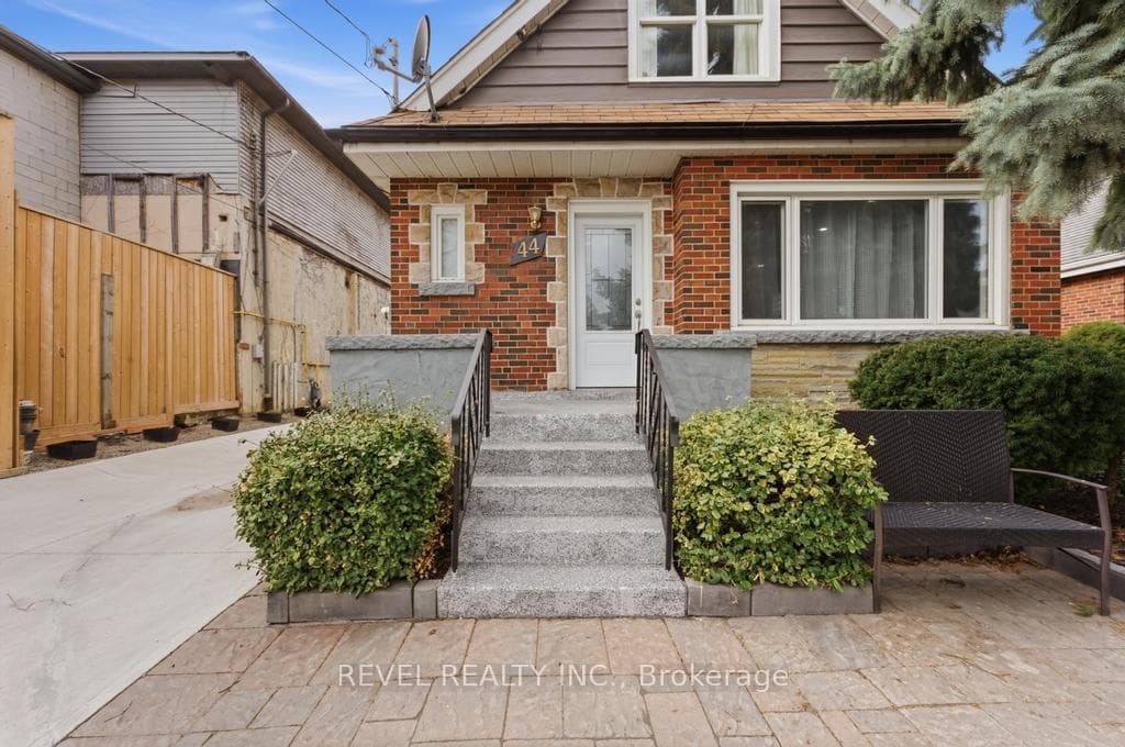 44 Jefferson Avenue photo 2