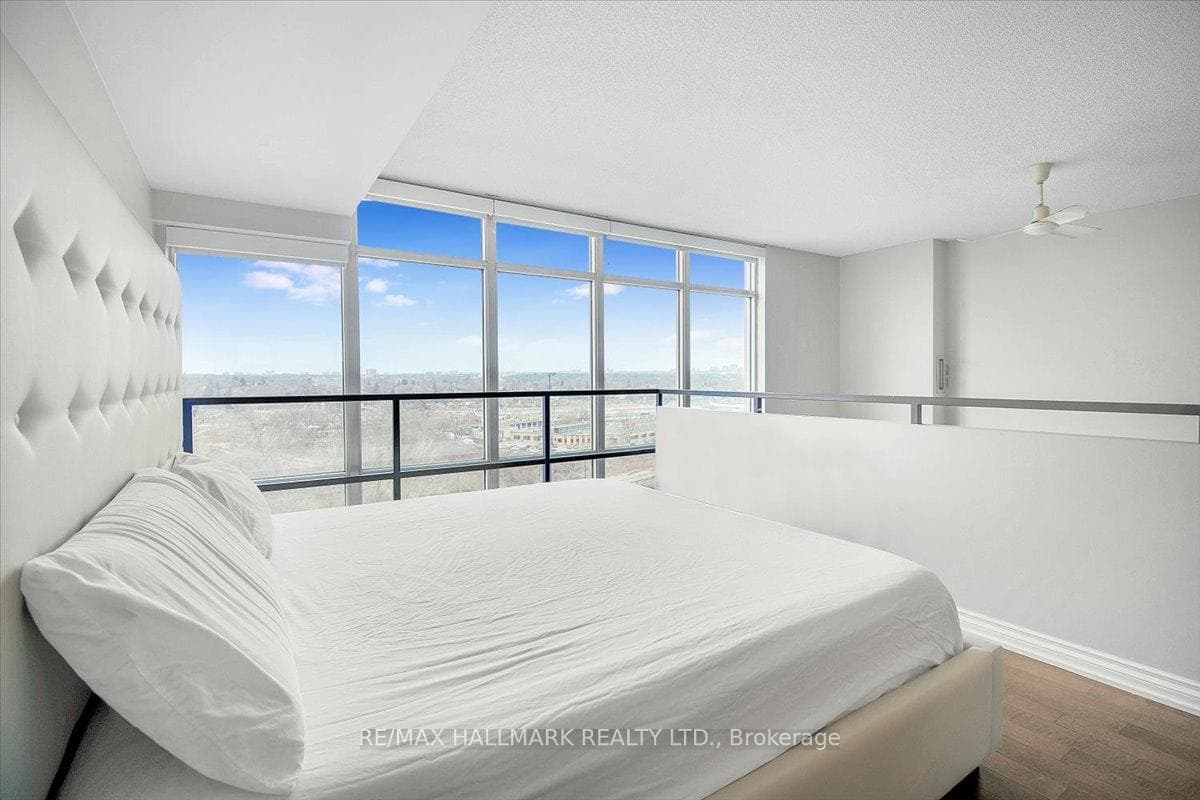 250 Manitoba Street Unit 725 photo 20