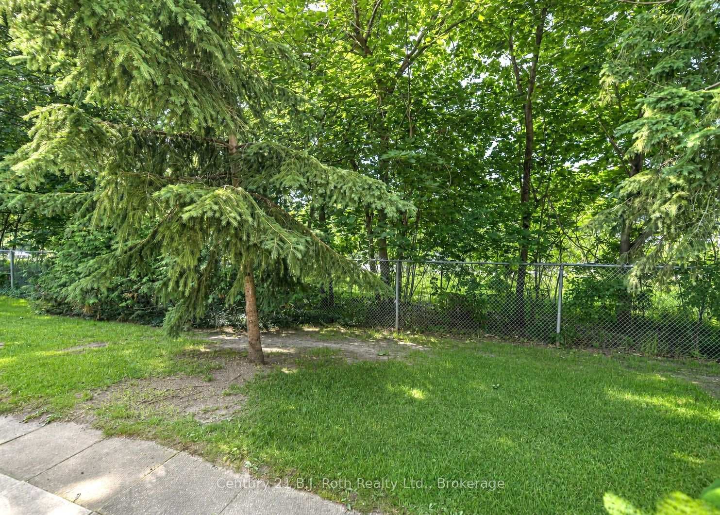 441 Barrie Road Unit 35 photo 43