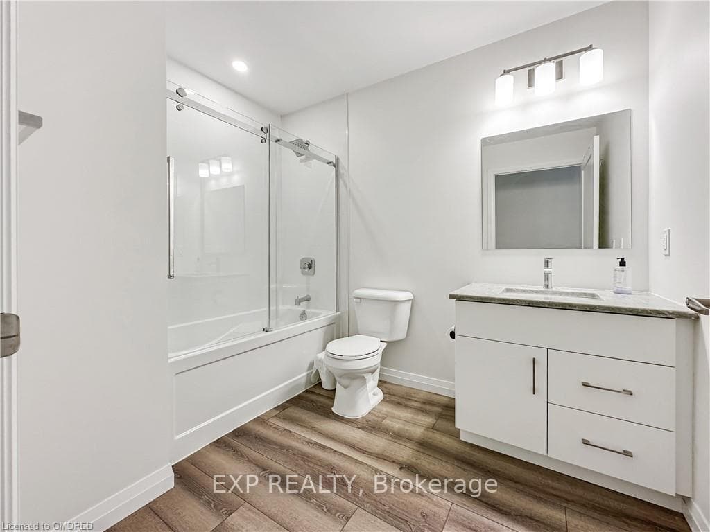 108 GARMENT STREET N/A Unit 201 photo 6