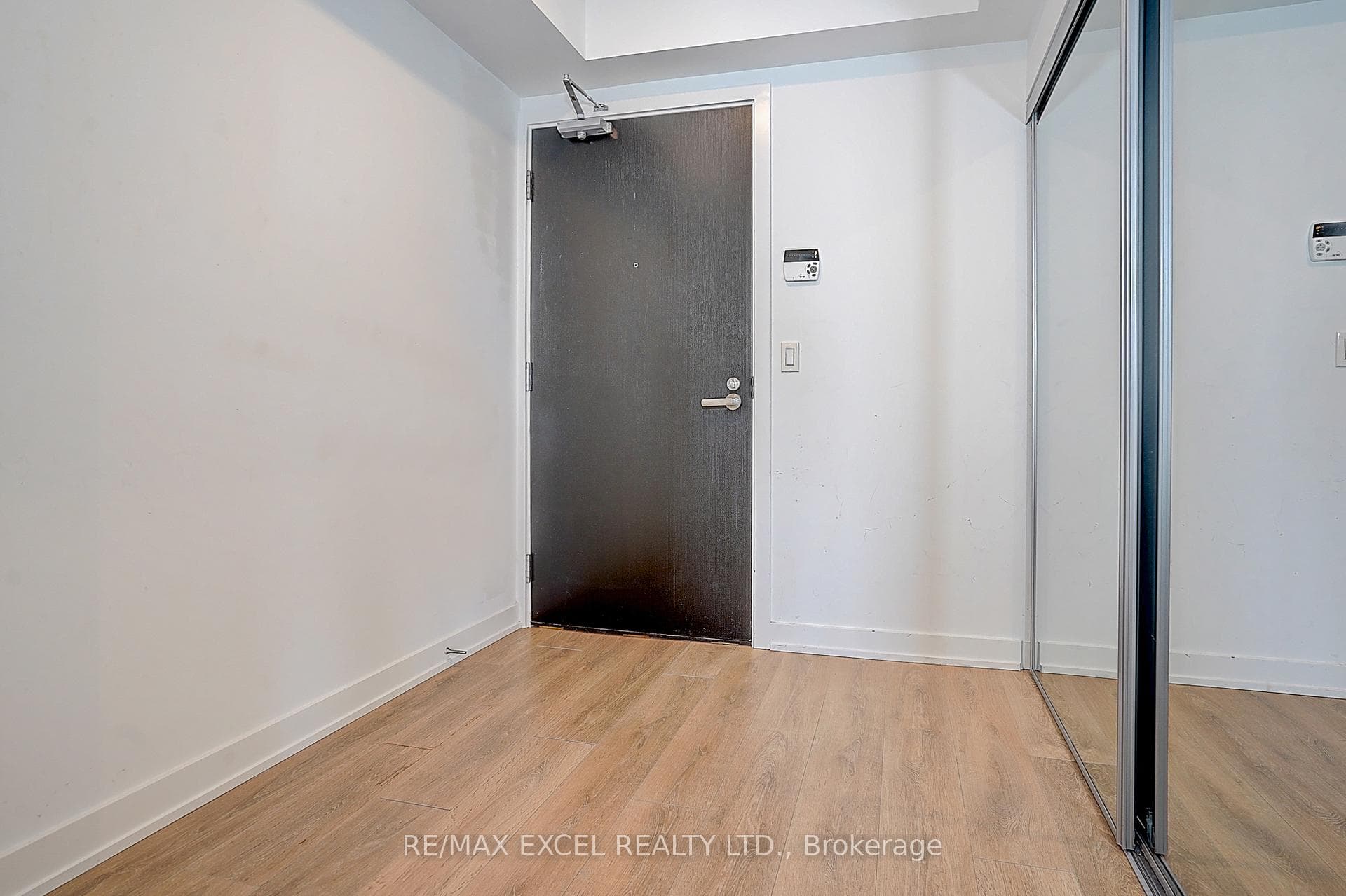 501 Yonge Street Unit 3509 photo 7