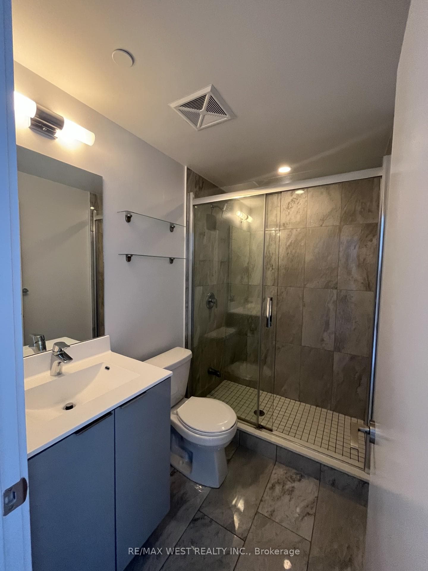 30 Shore Breeze Drive Unit 4910 photo 9