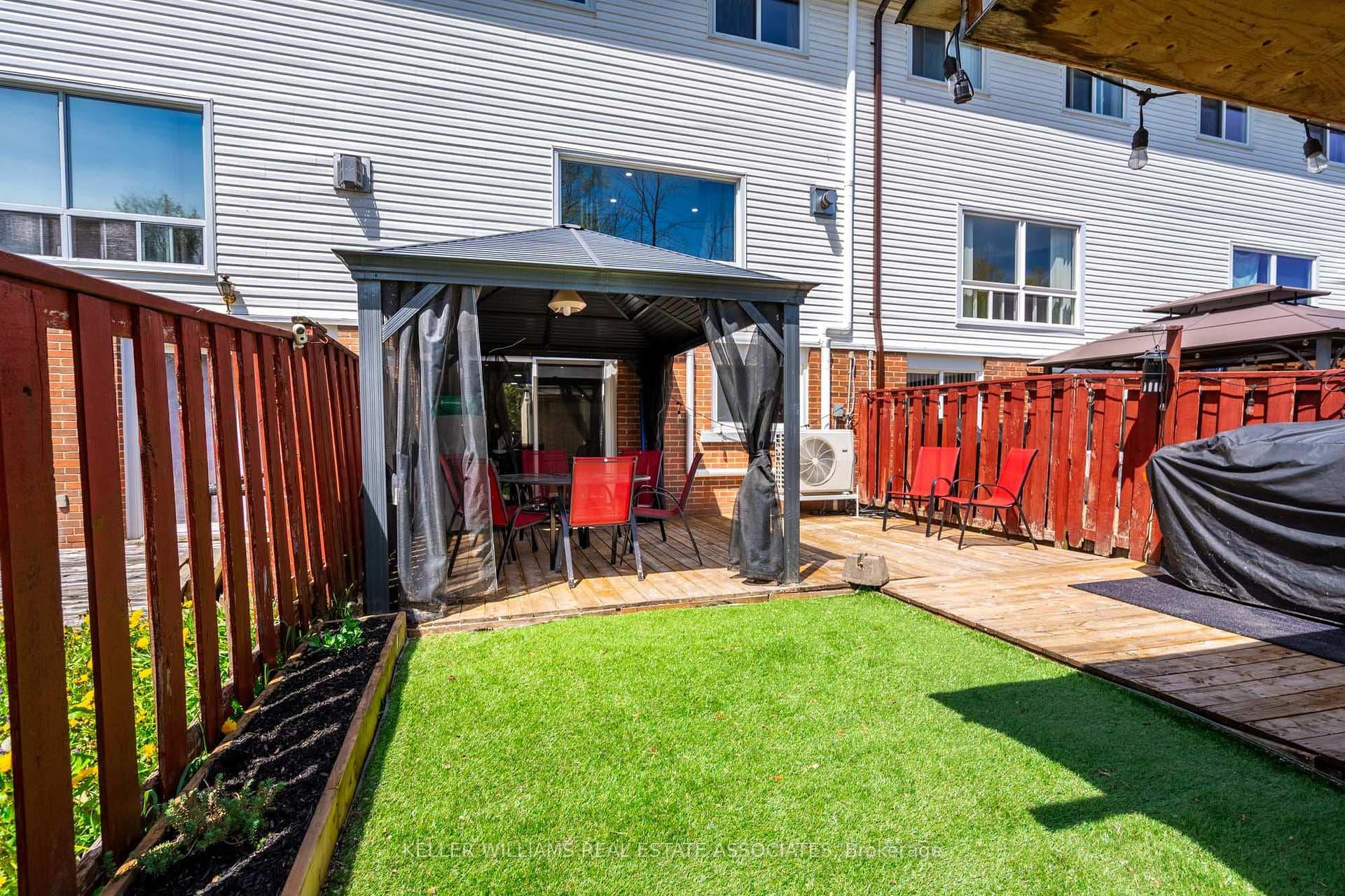 88 Kingham Road photo 27