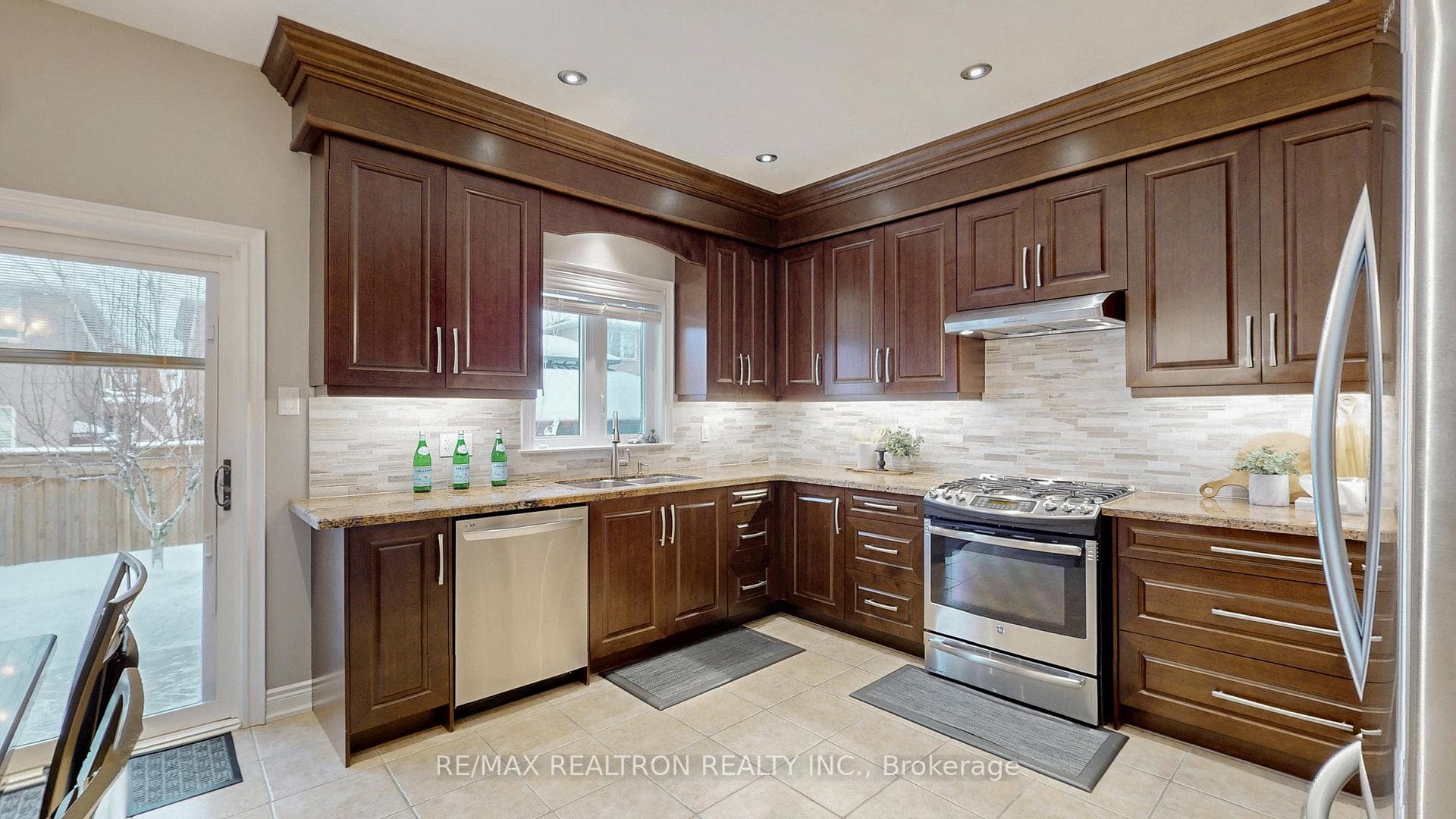 60 Andrew Hill Drive photo 13