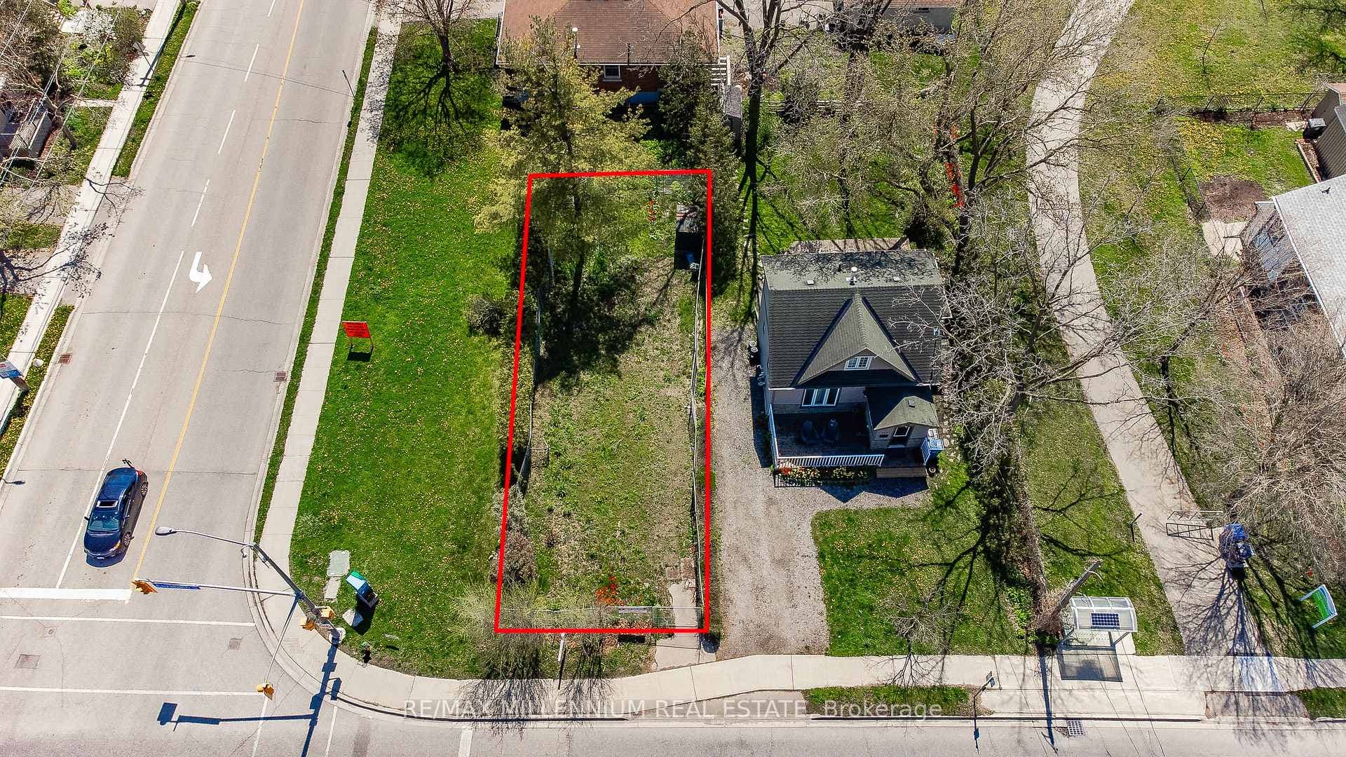 239 Elizabeth Street photo 7