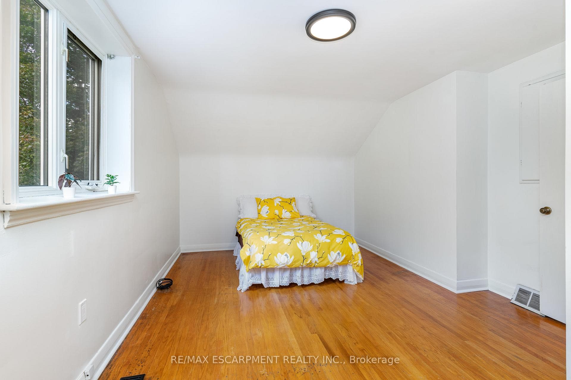 40 Robroy Avenue photo 13