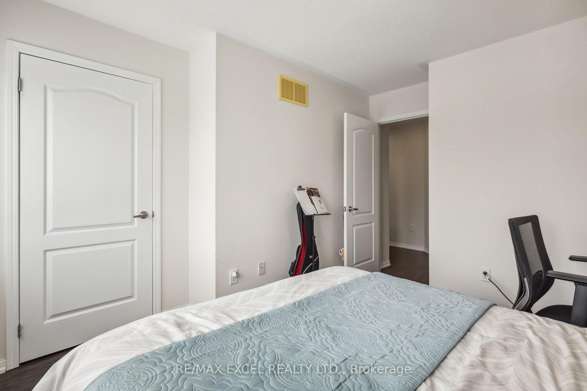 78 Terry Fox Street photo 28