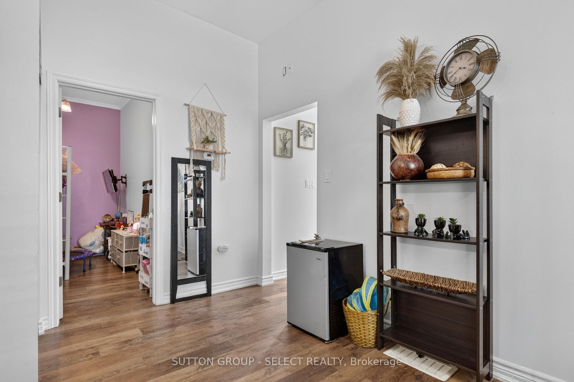 174 Clarence Street photo 10