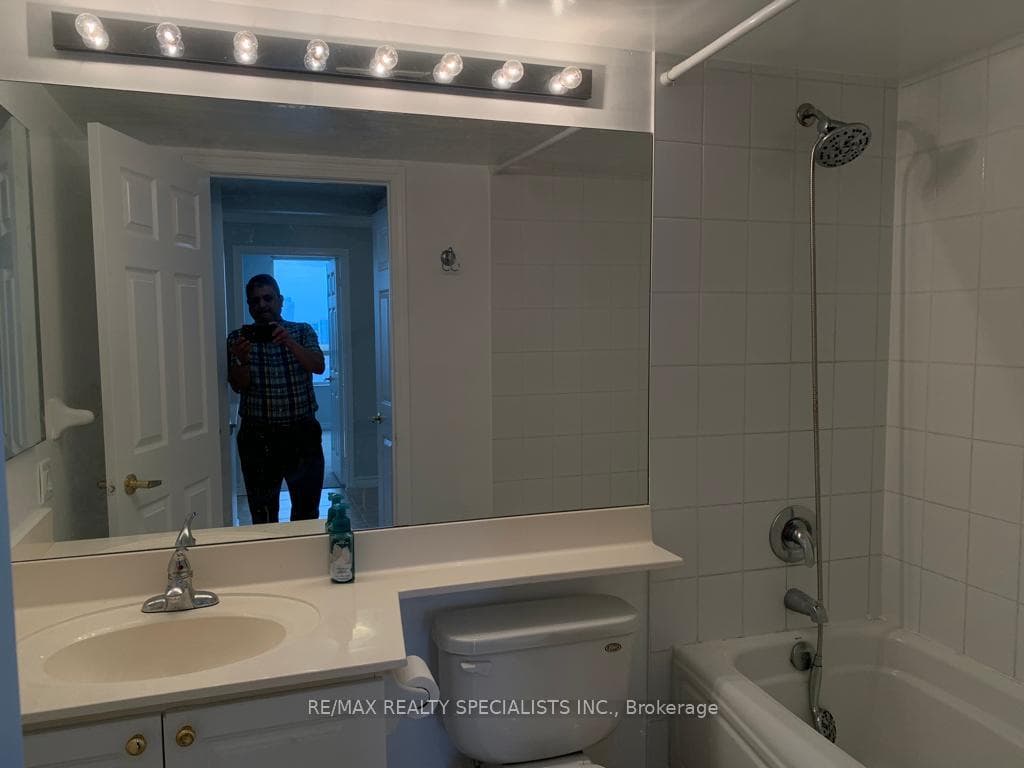 55 Strathaven Drive Unit 1805 photo 6
