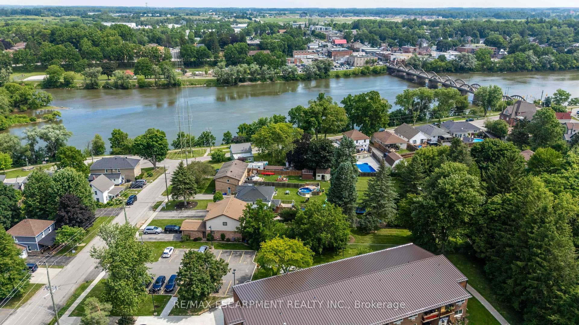 54 SELKIRK Street photo 48