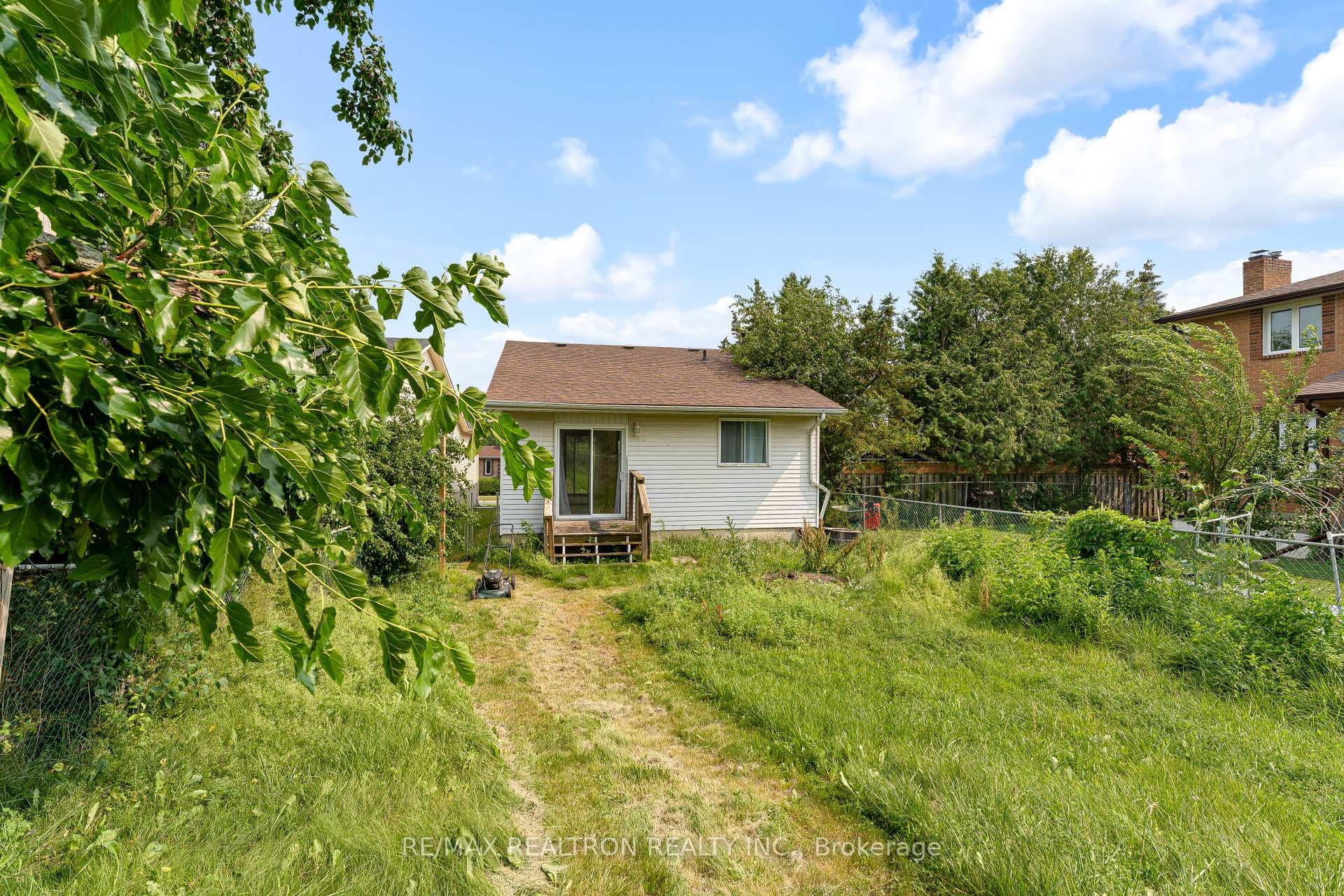 709 Ridley Drive photo 39