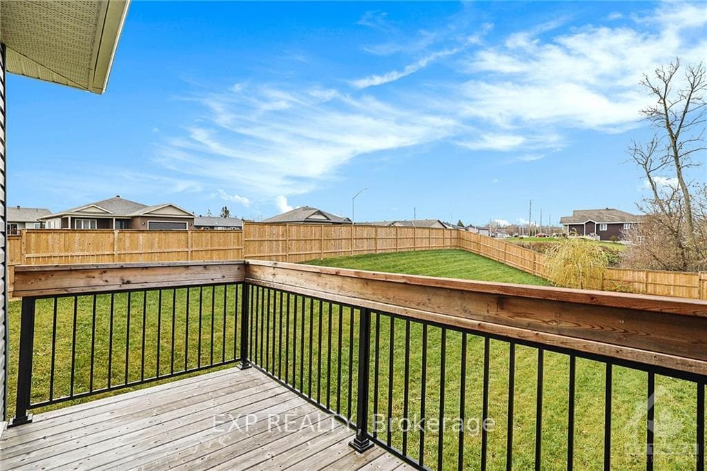 302 FORESTVIEW Crescent photo 19