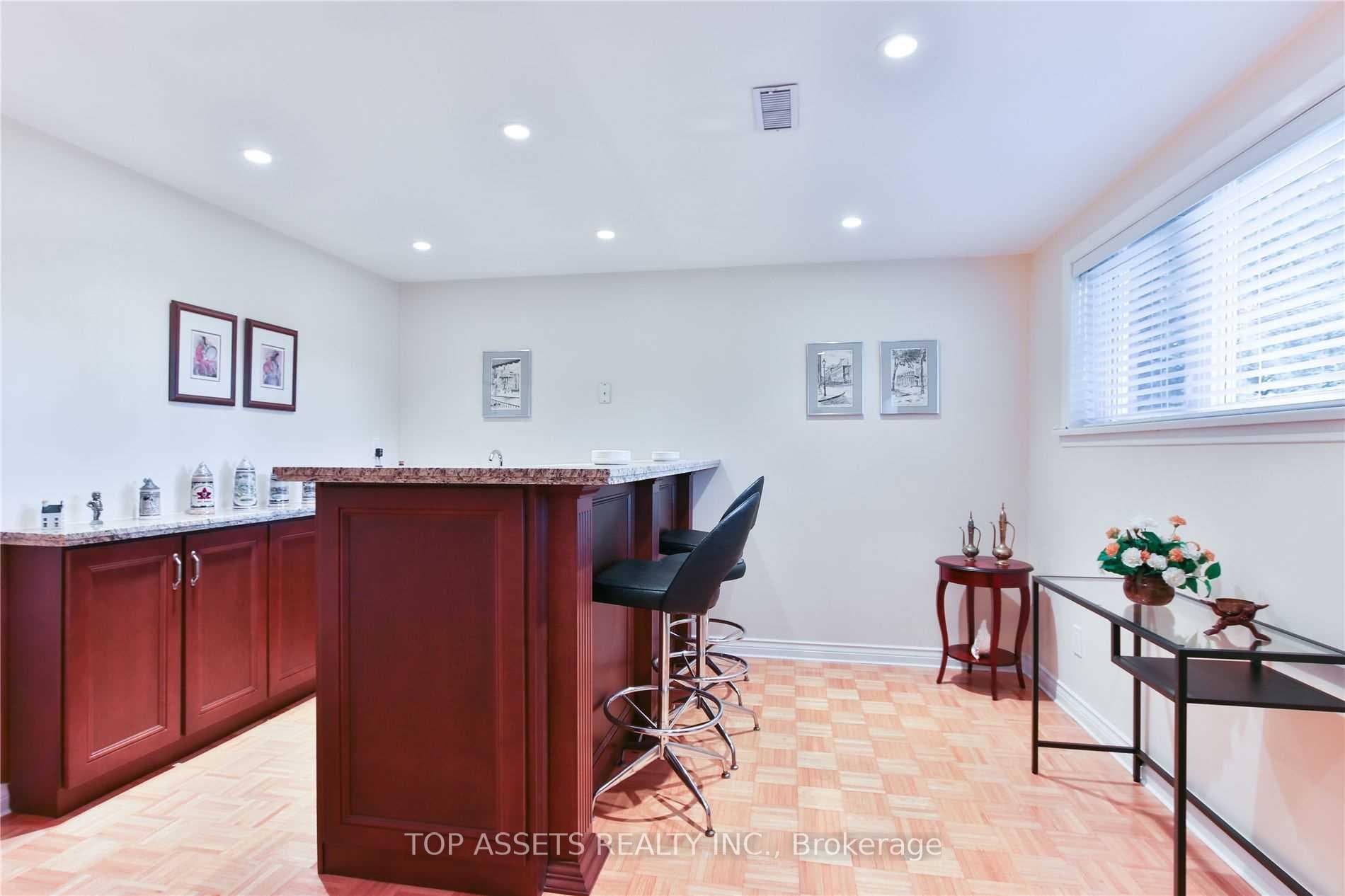 9 Restwell Crescent photo 16