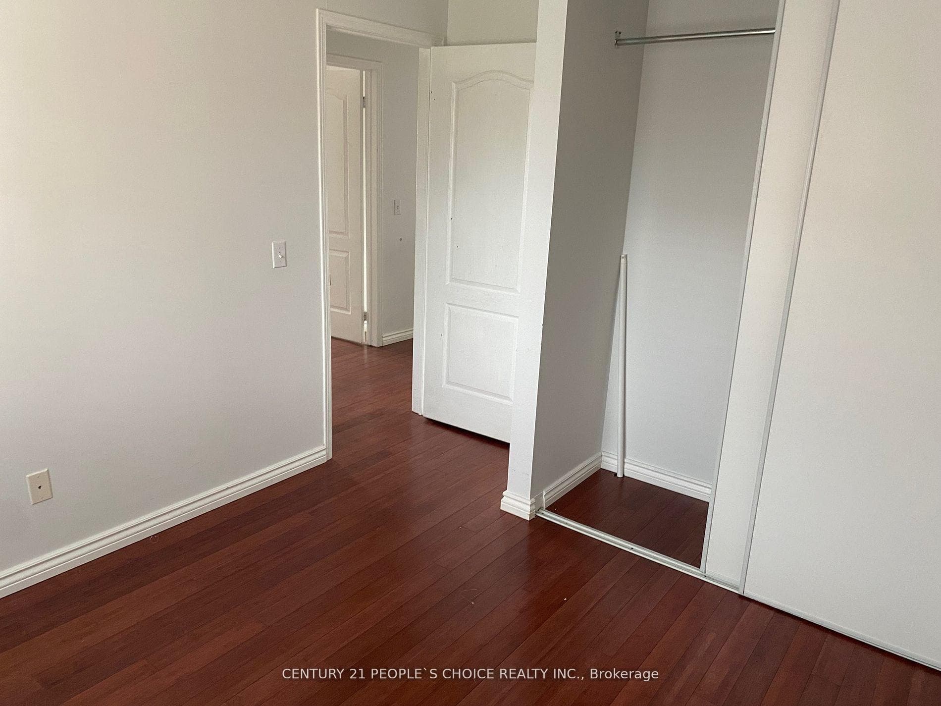 833 Scollard Court Unit 52 photo 10