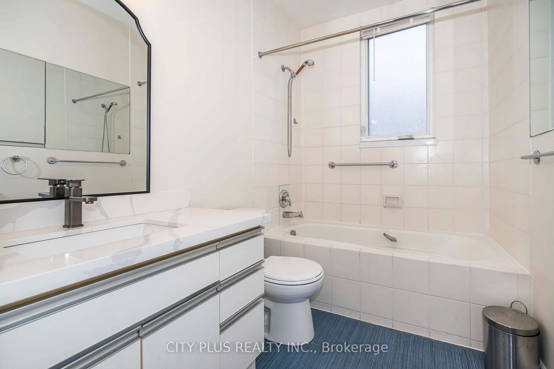 88 Lowther Avenue Unit 102 photo 11