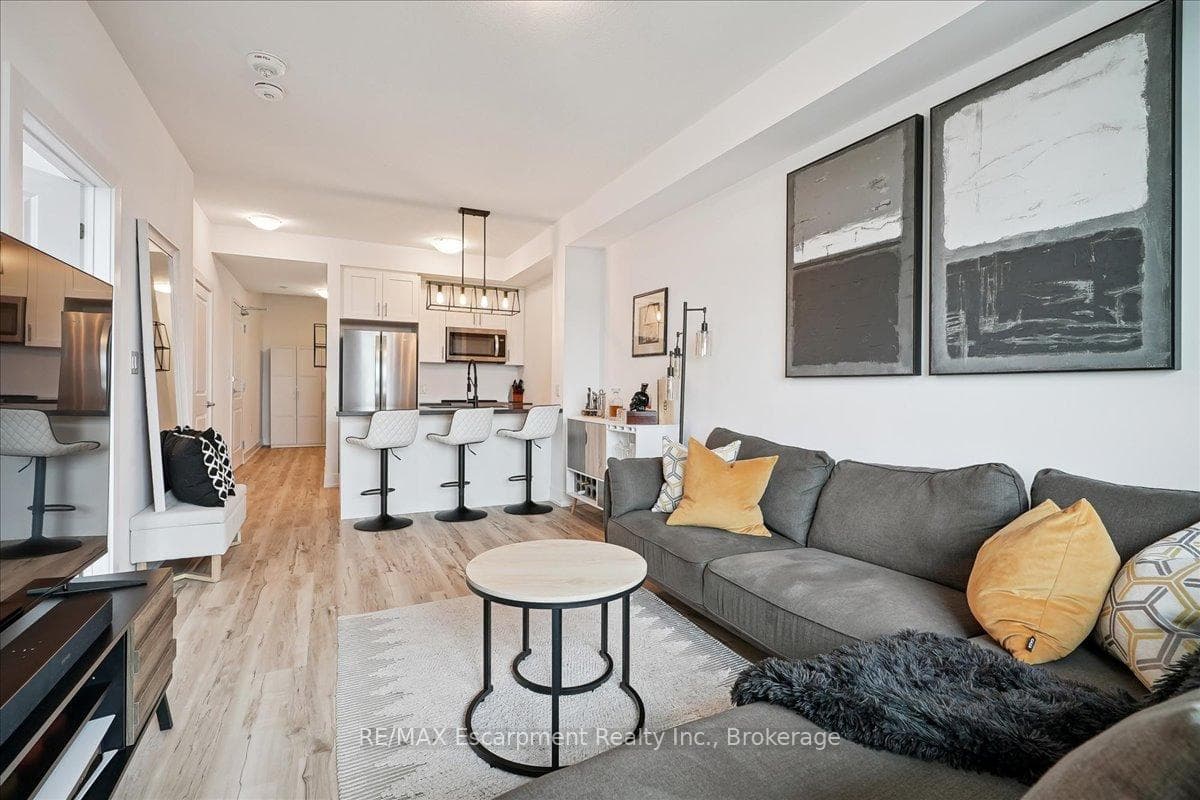 450 Dundas Street Unit 1101 photo 8