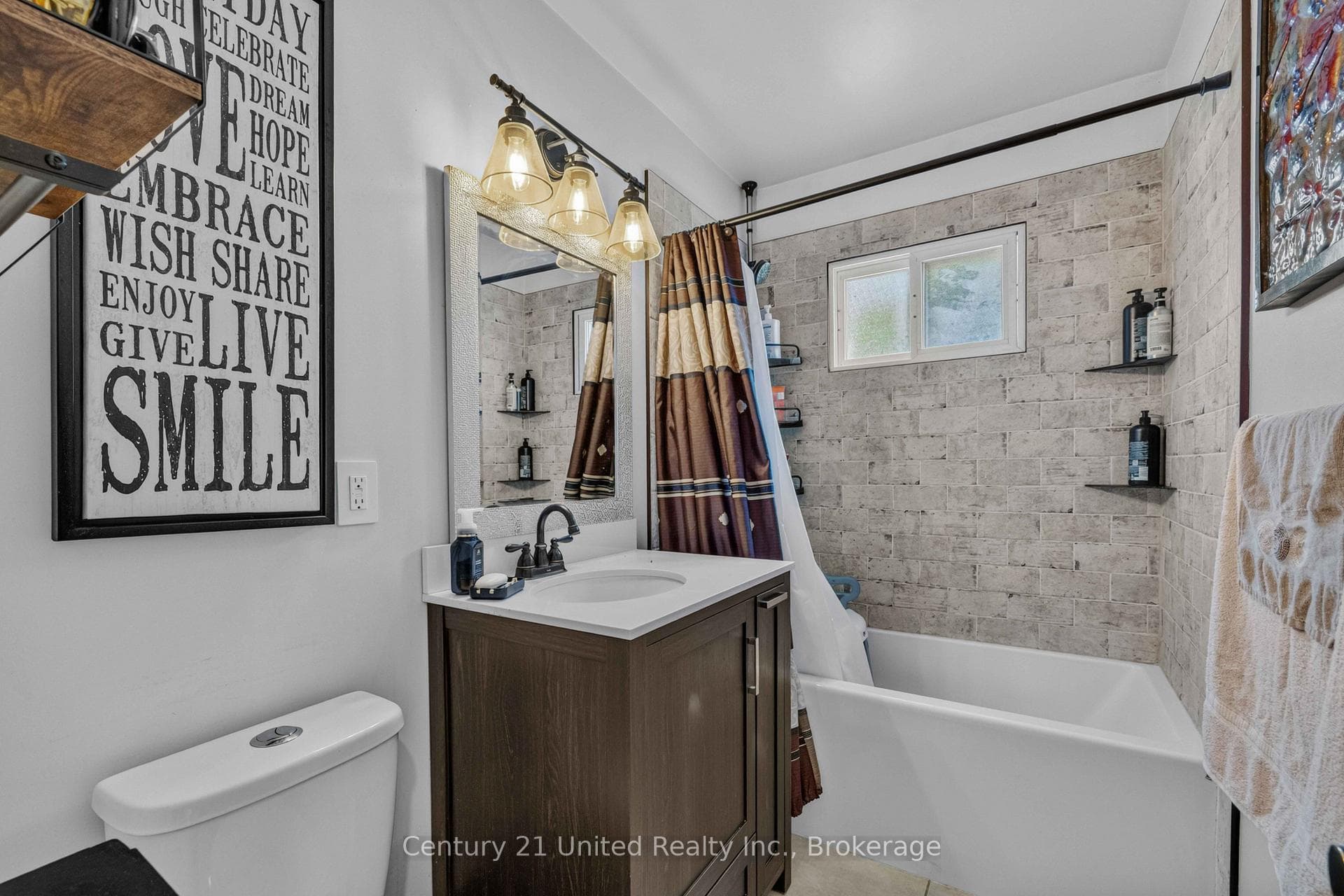 525 Howden Street photo 16