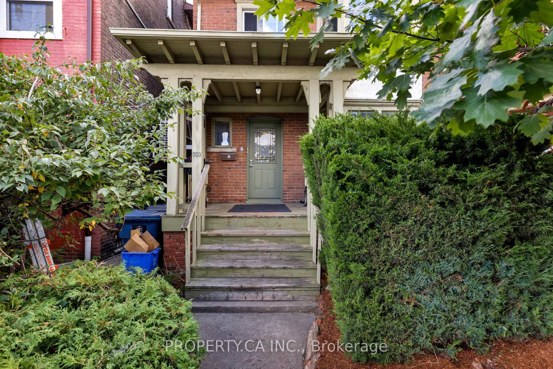 553 Broadview Avenue photo 2