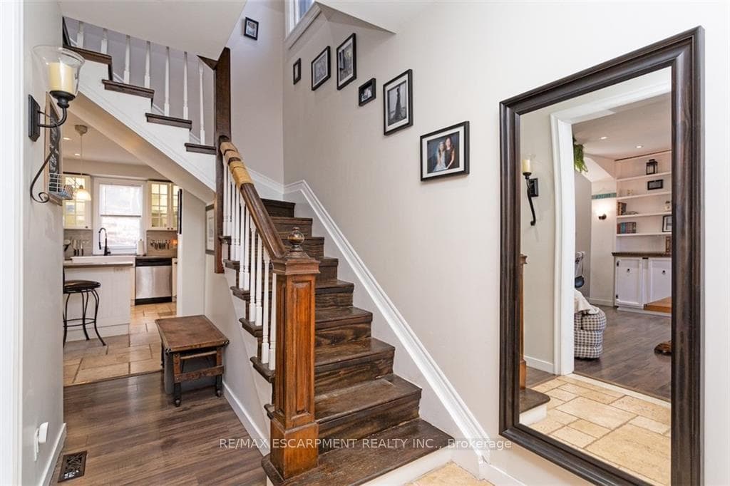 363 James Street photo 17