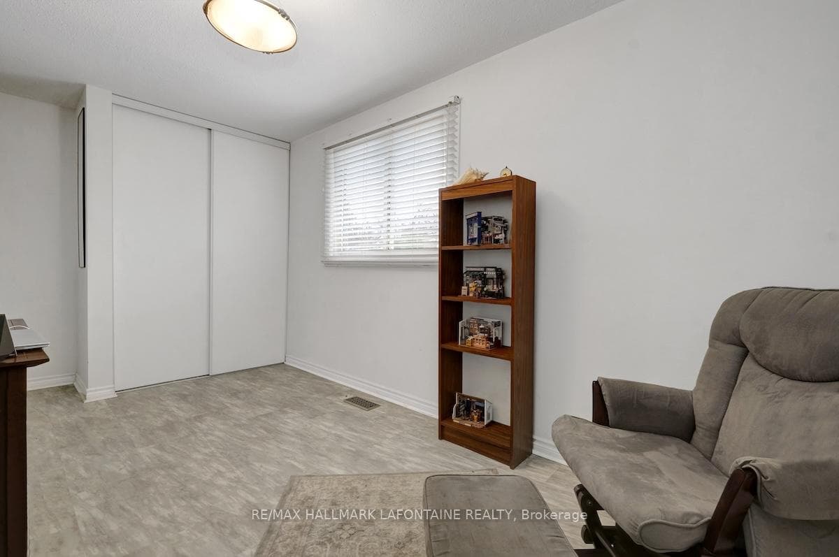 2443 Ogilvie Road photo 23