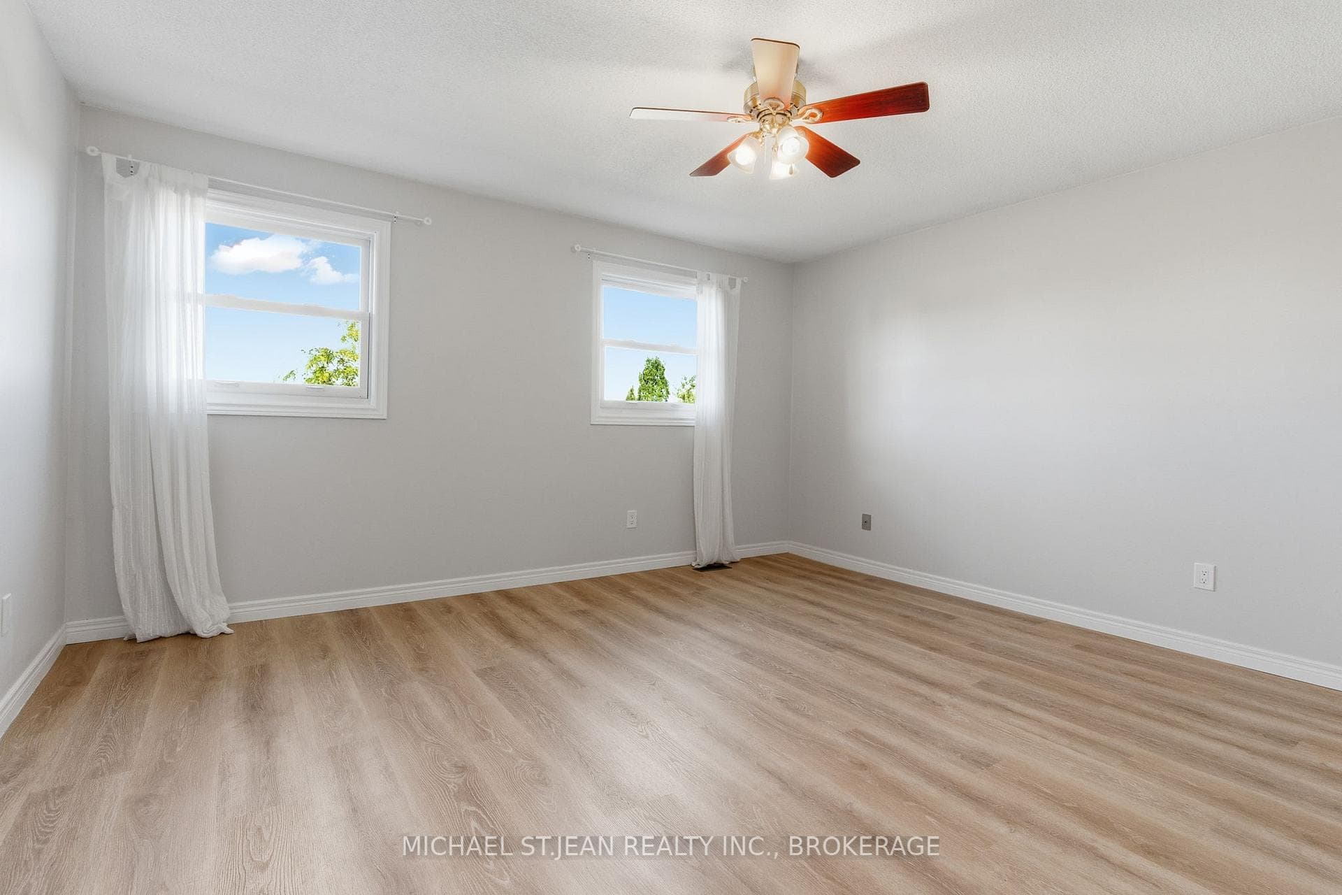 1297 Upper Sherman Avenue photo 33