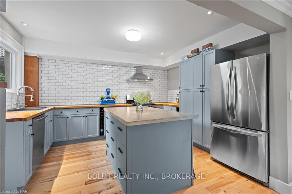 18 THOMAS Street photo 16