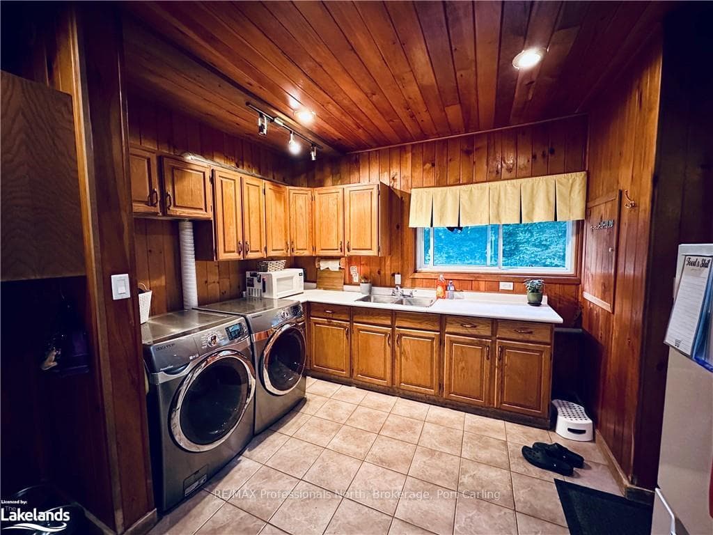 1138 HEWLITT Road photo 23