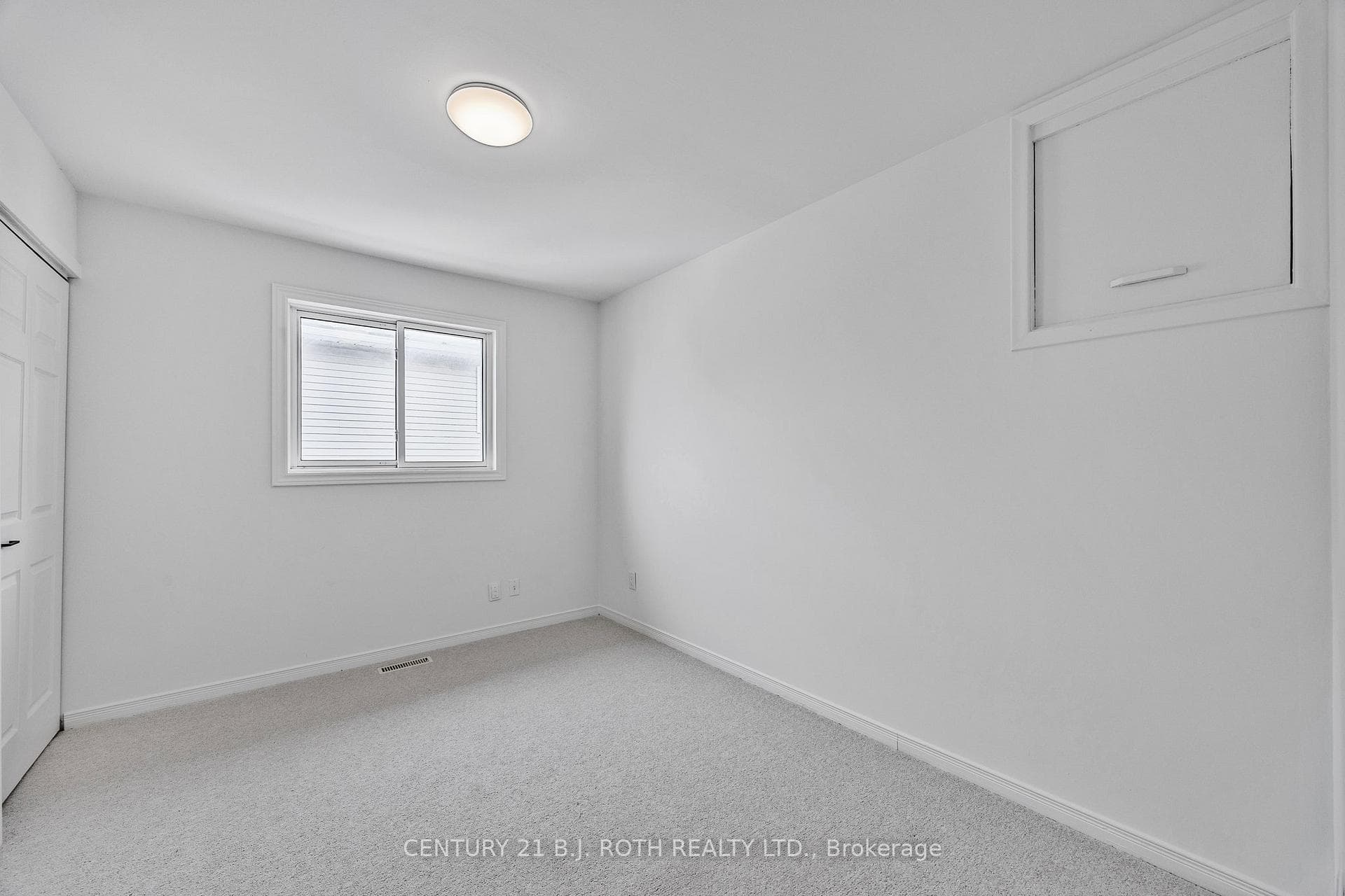 92 Kozlov Street photo 15