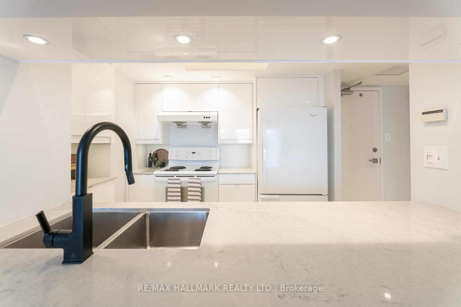 701 King Street Unit 1010 photo 12