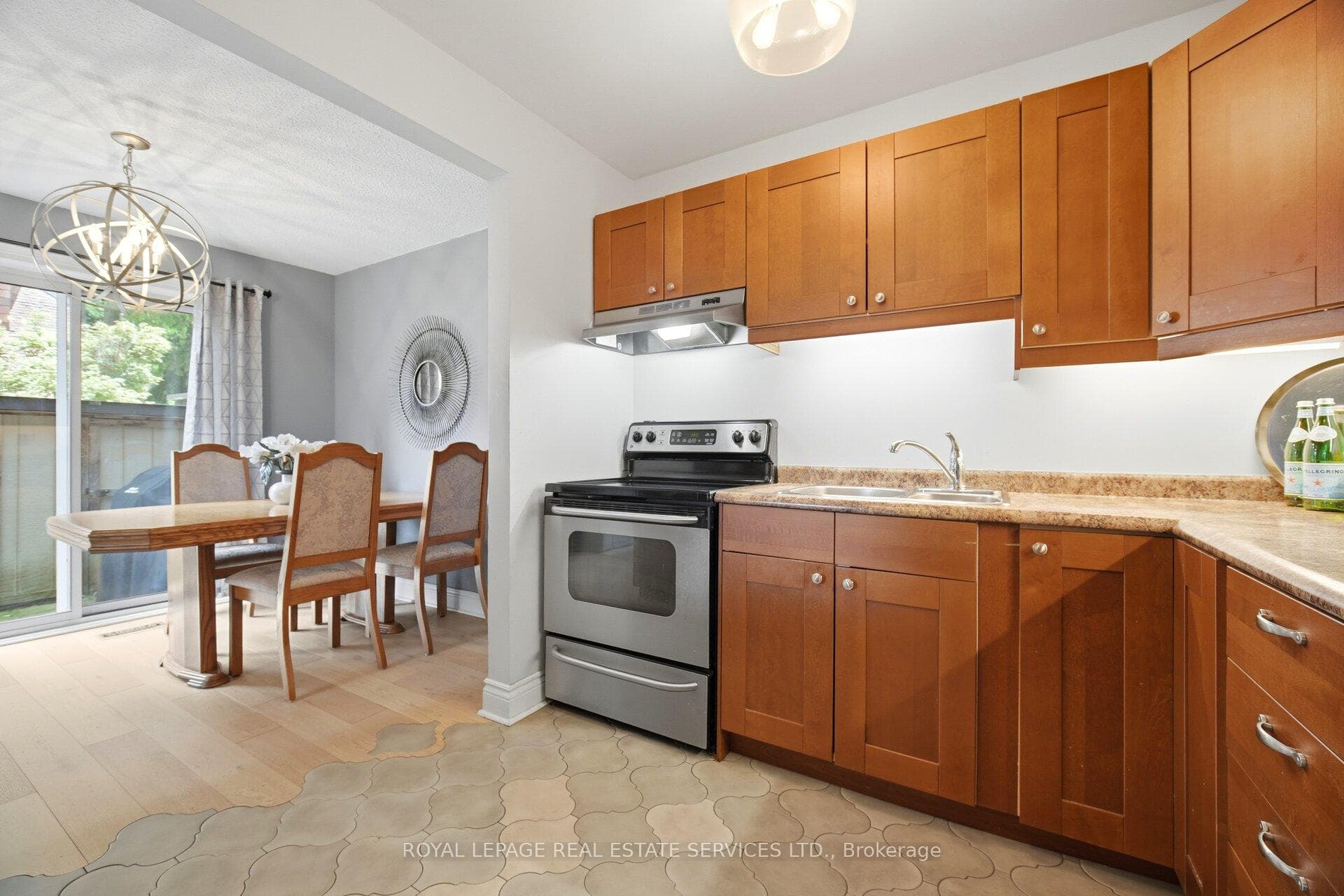 649 Francis Road Unit 3 photo 7