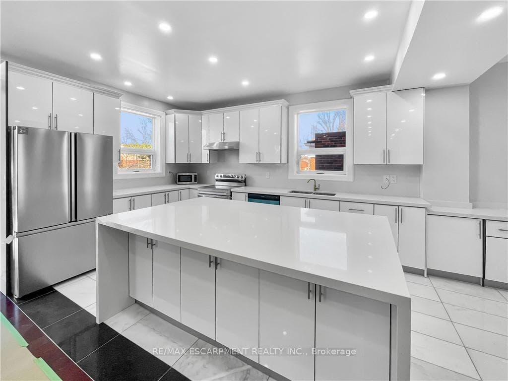 116 EAST 21st Street photo 6