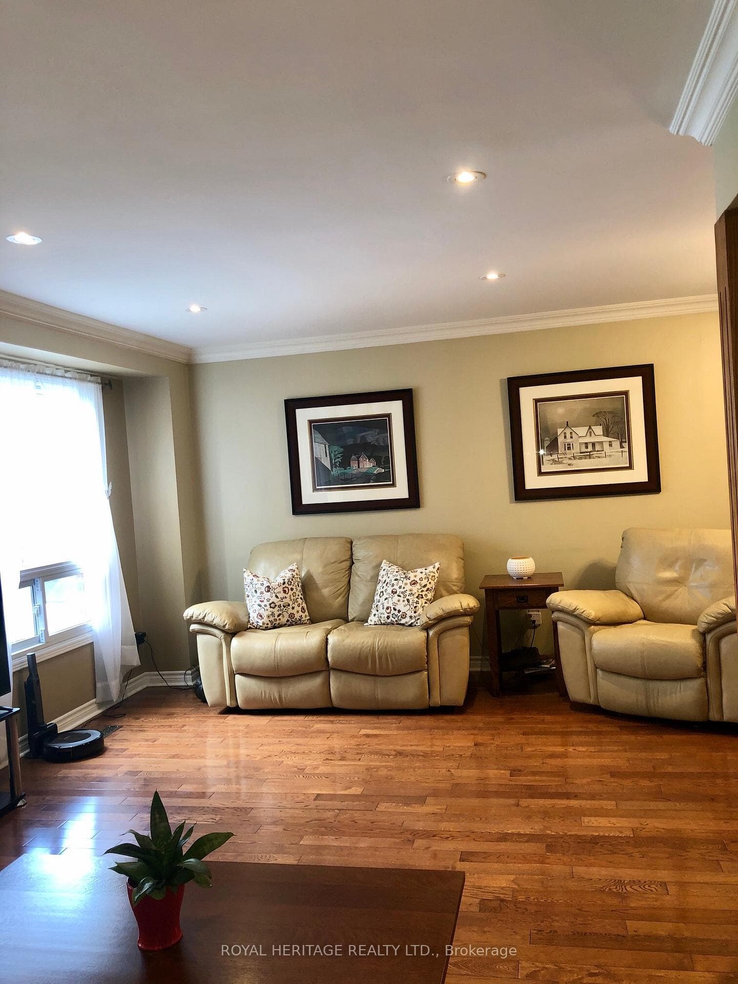 6 Giles Court photo 8