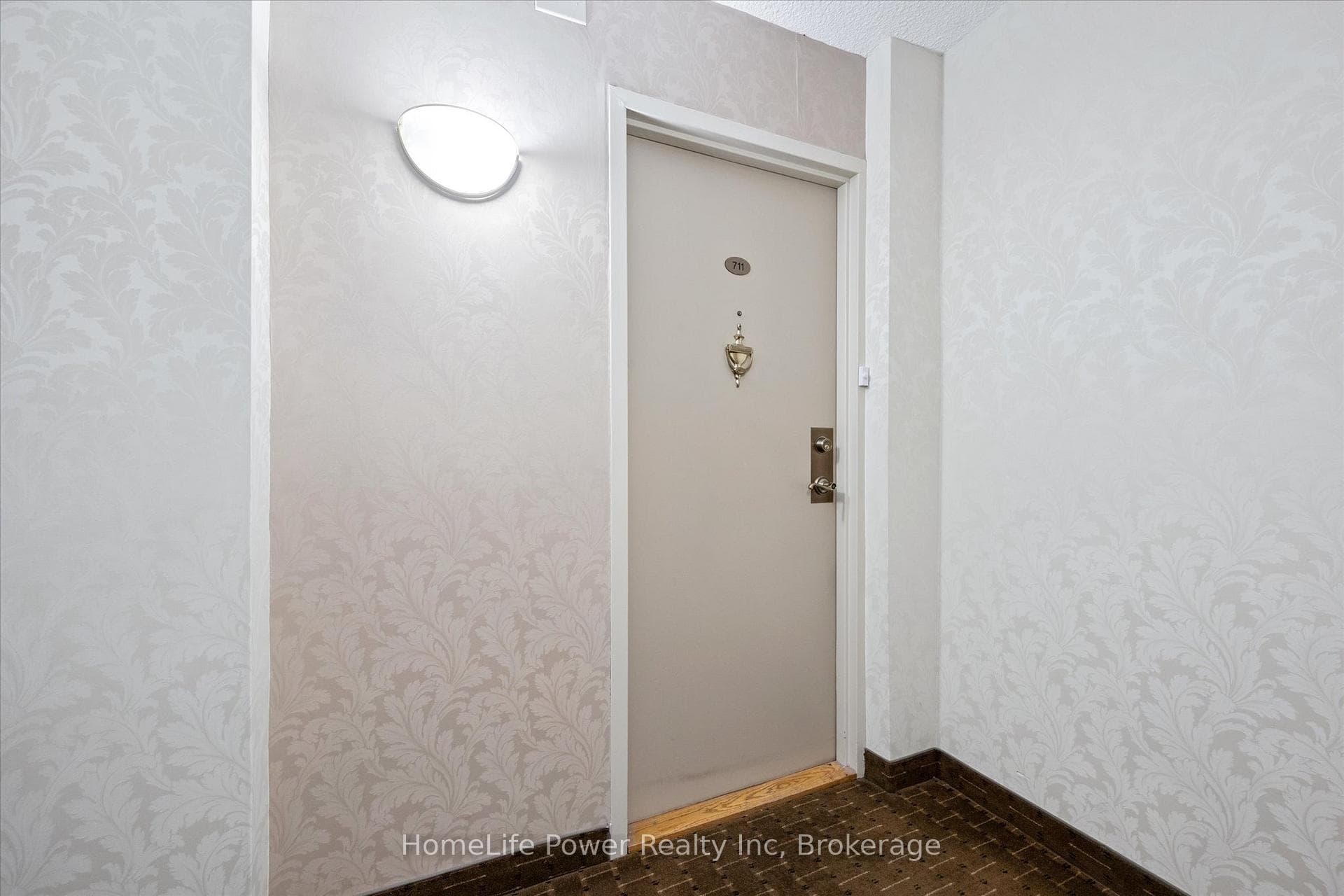 19 Woodlawn Road Unit 711 photo 3