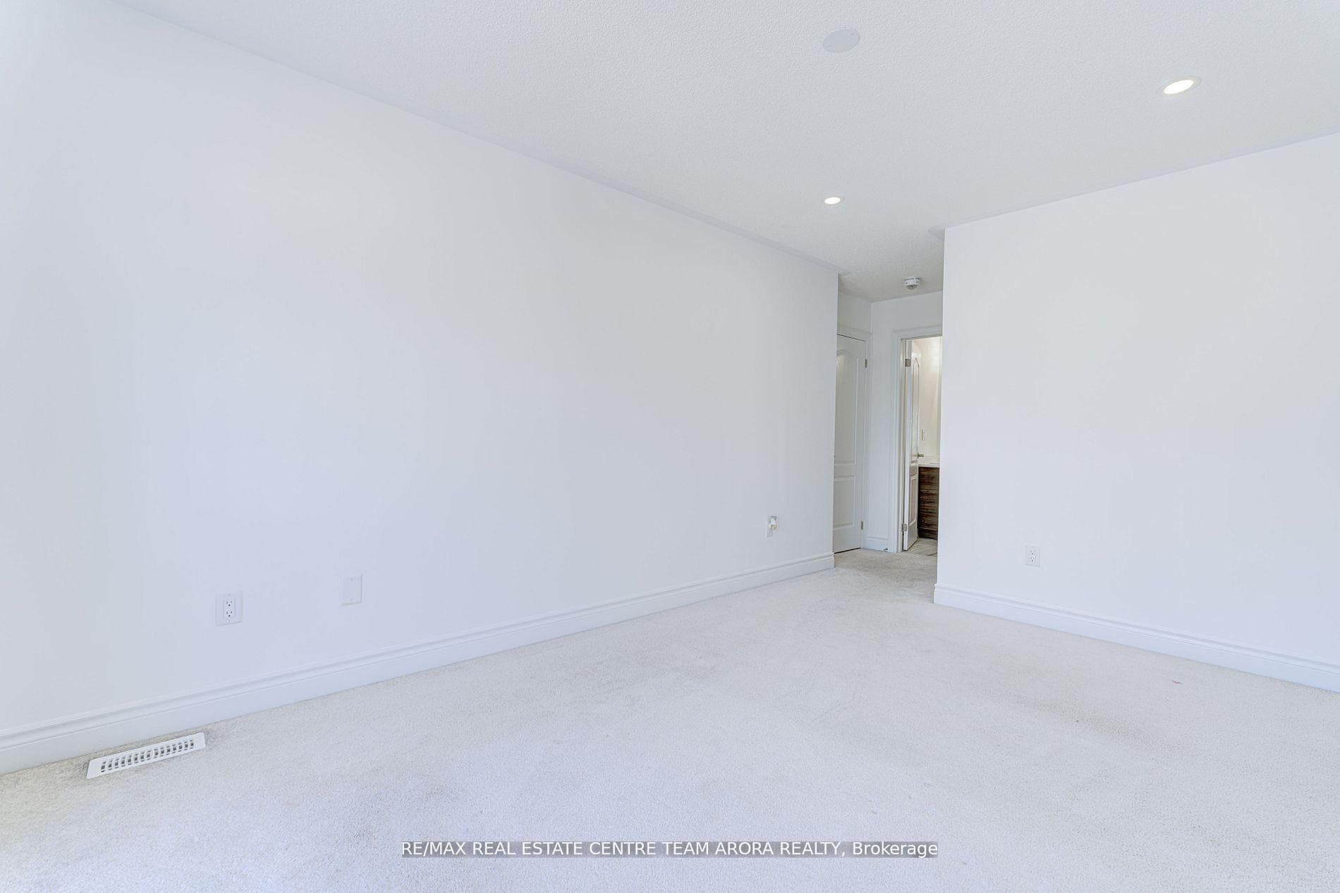 8585 Financial Drive photo 26